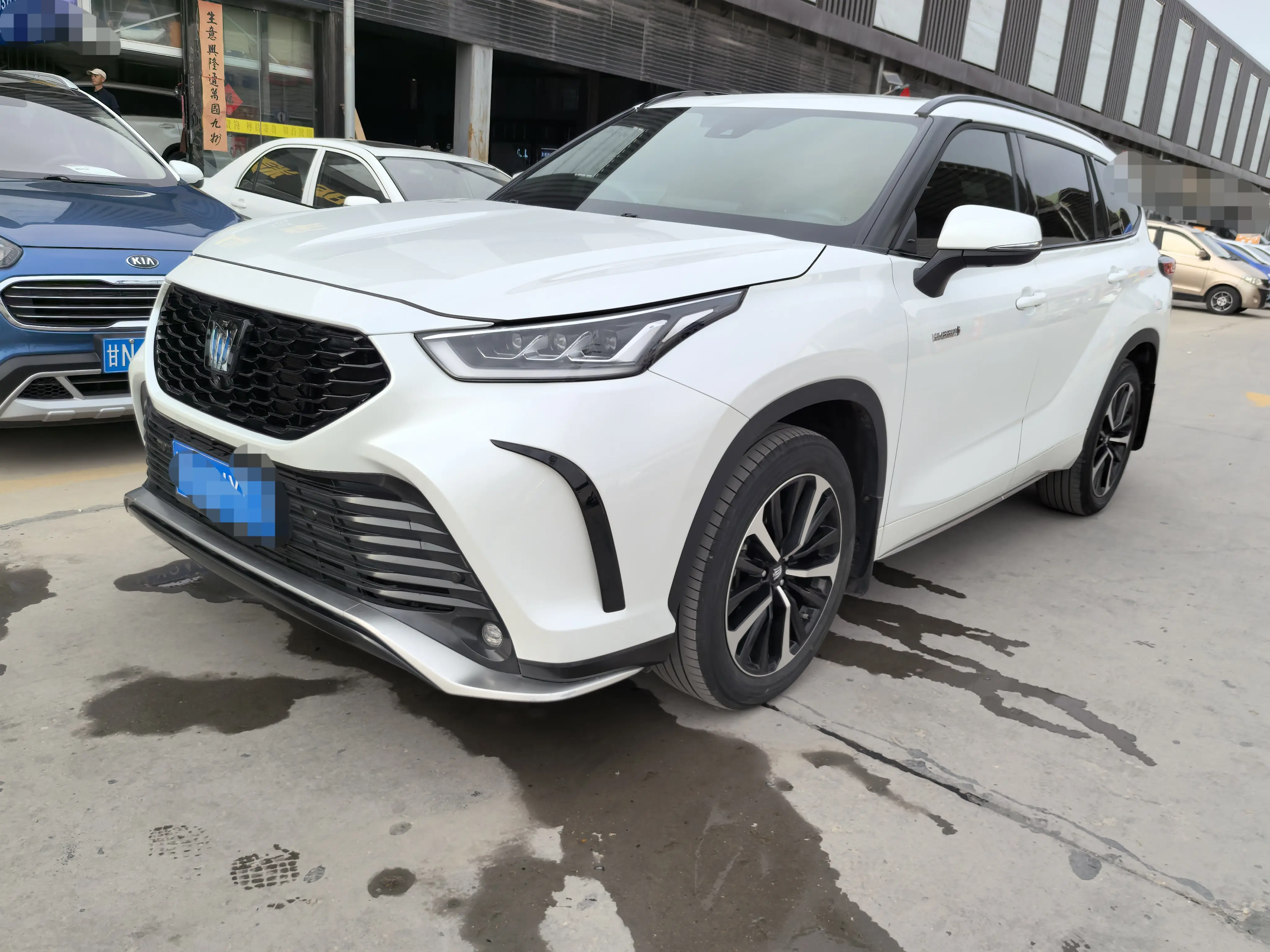 Toyota Crown Kluger