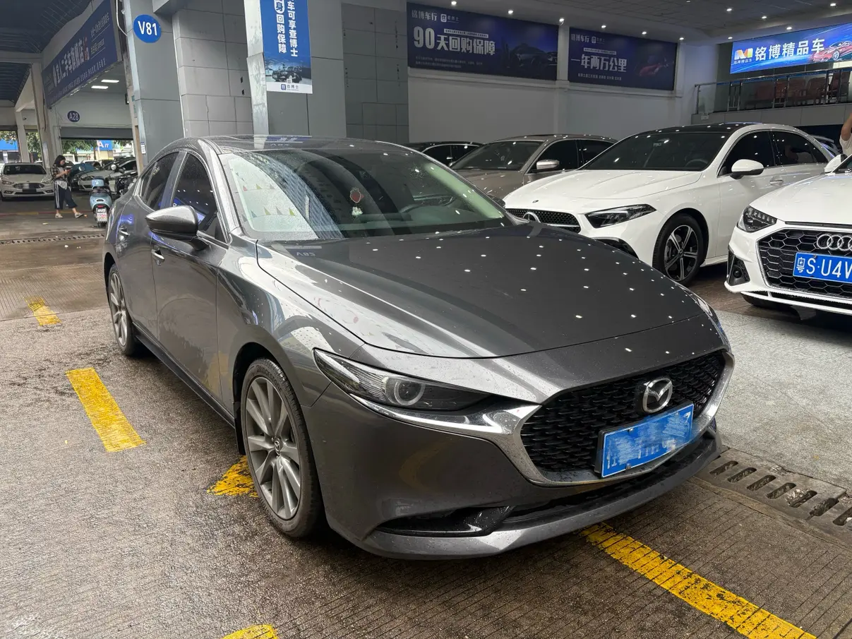 Mazda Axela