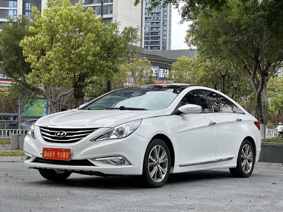 Hyundai Sonata eight