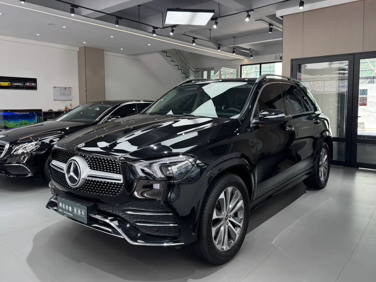 Mercedes-Benz GLE (Imported)