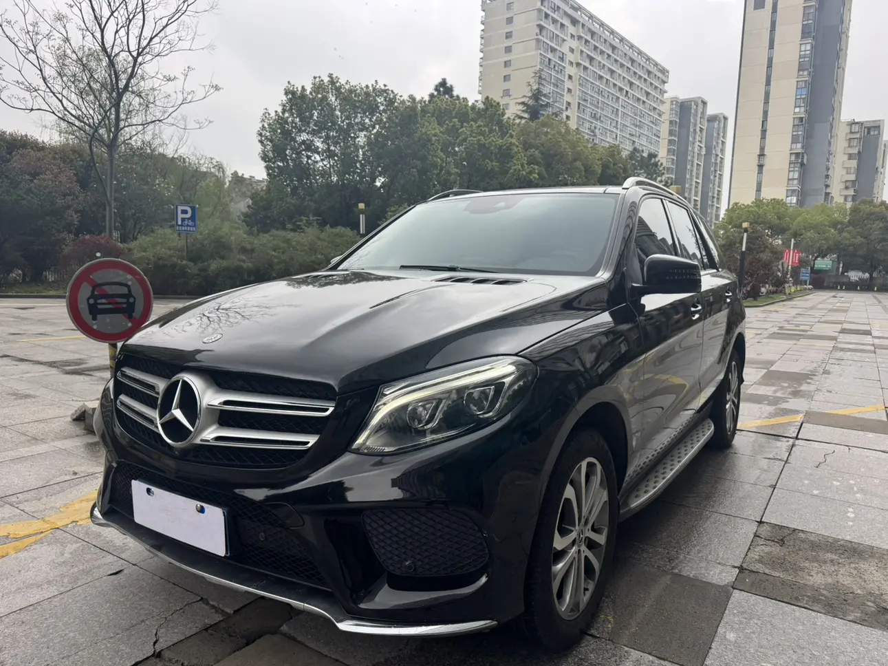 Mercedes-Benz GLE (Imported)