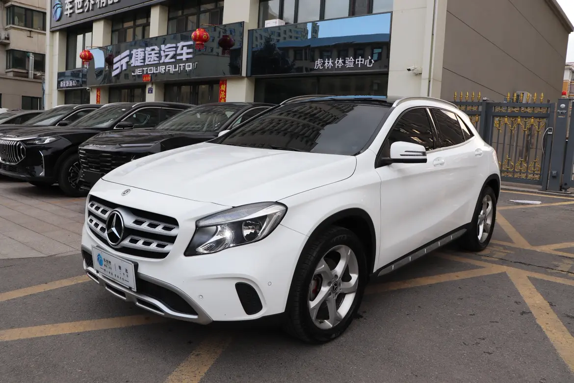 Mercedes-Benz GLA
