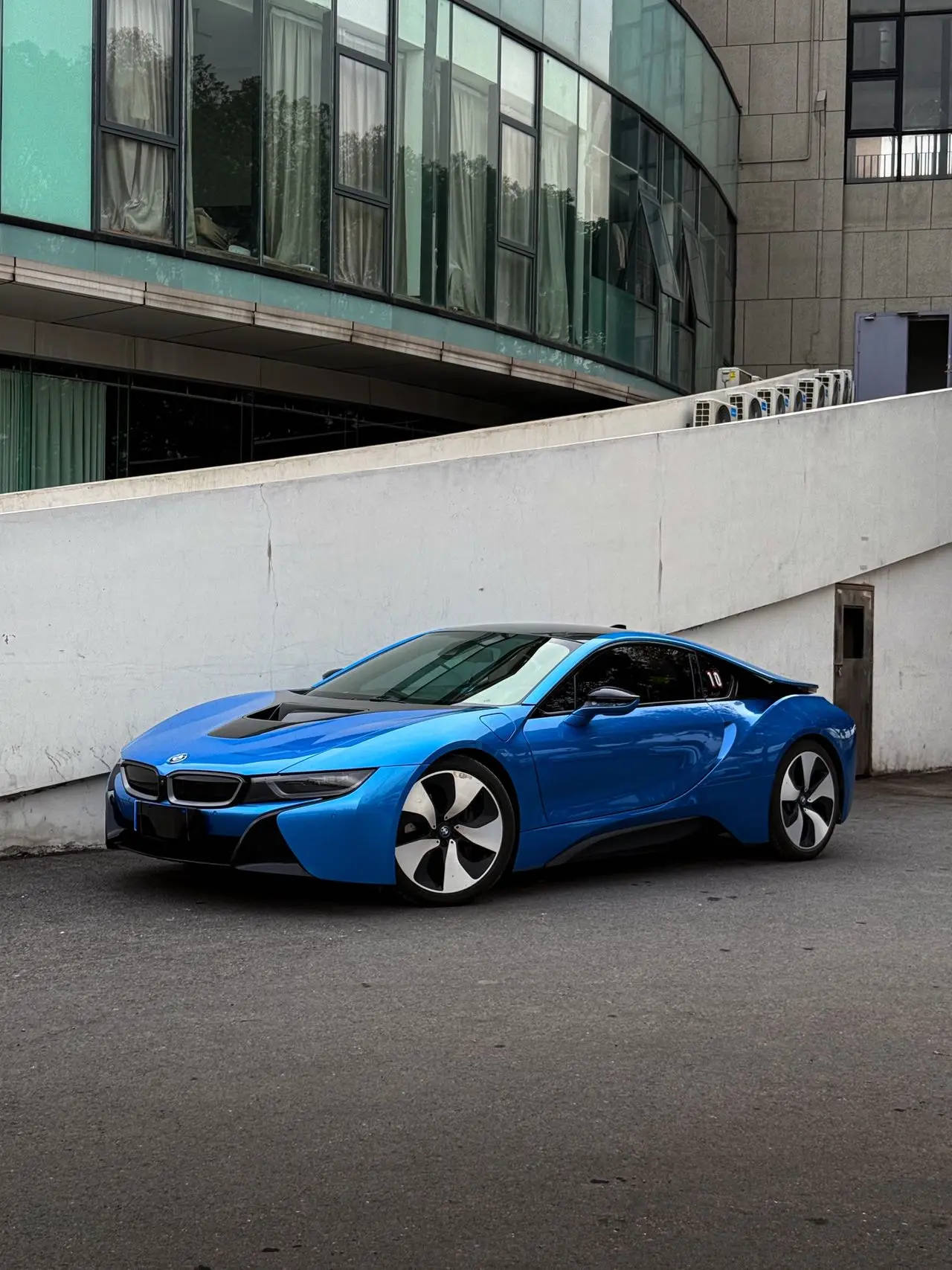 BMW i8