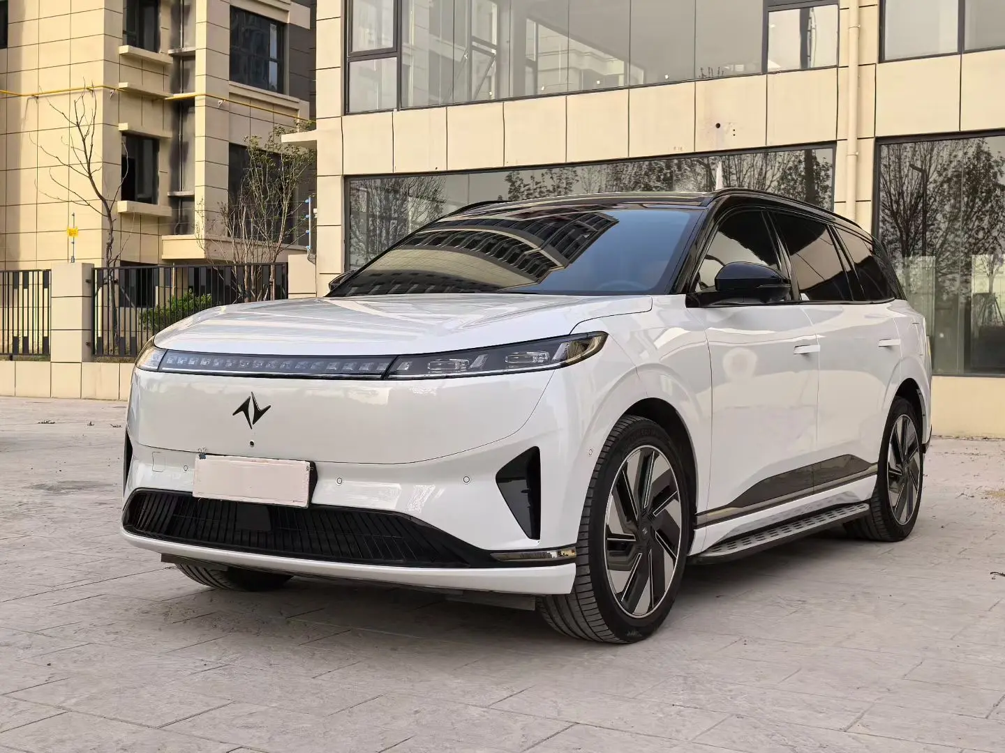Dongfeng Eπ008