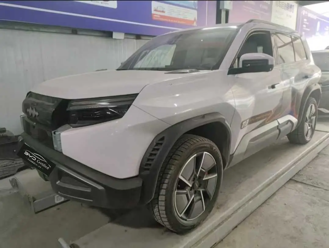 BYD Leopard Titanium 3