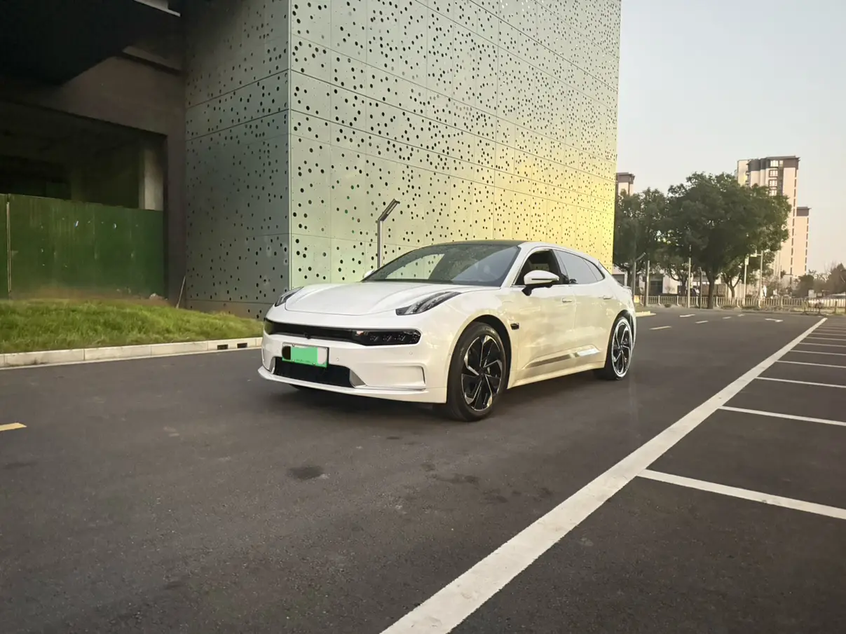 ZEEKR 001