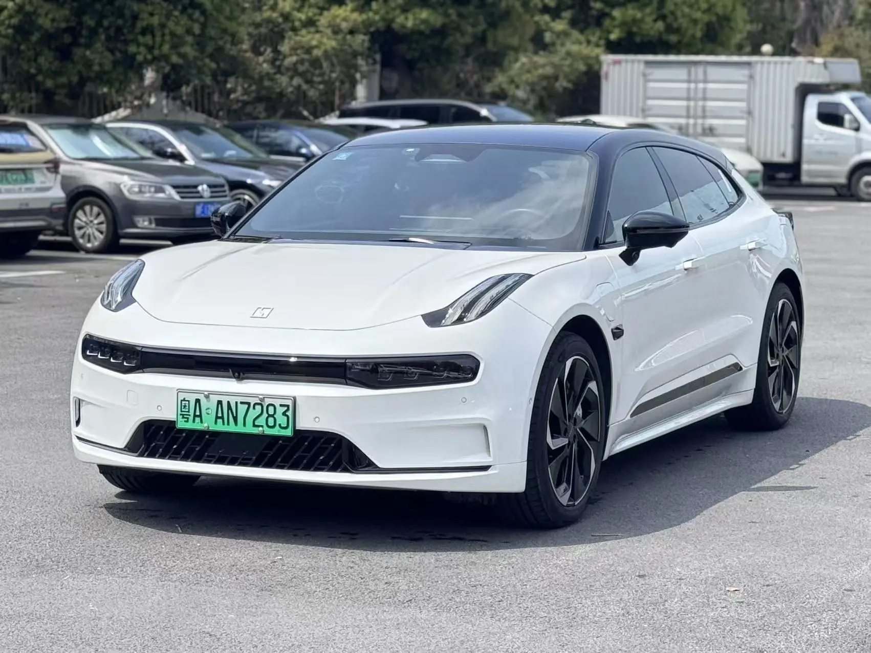 ZEEKR 001