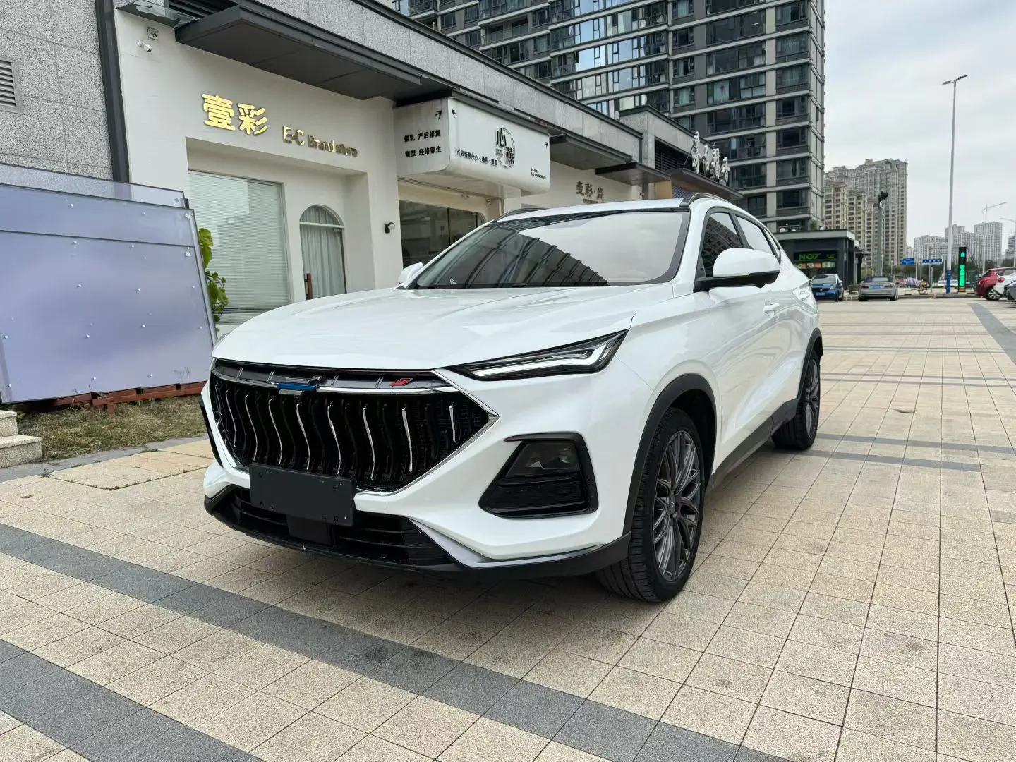 Oshan Changan Auchan X5