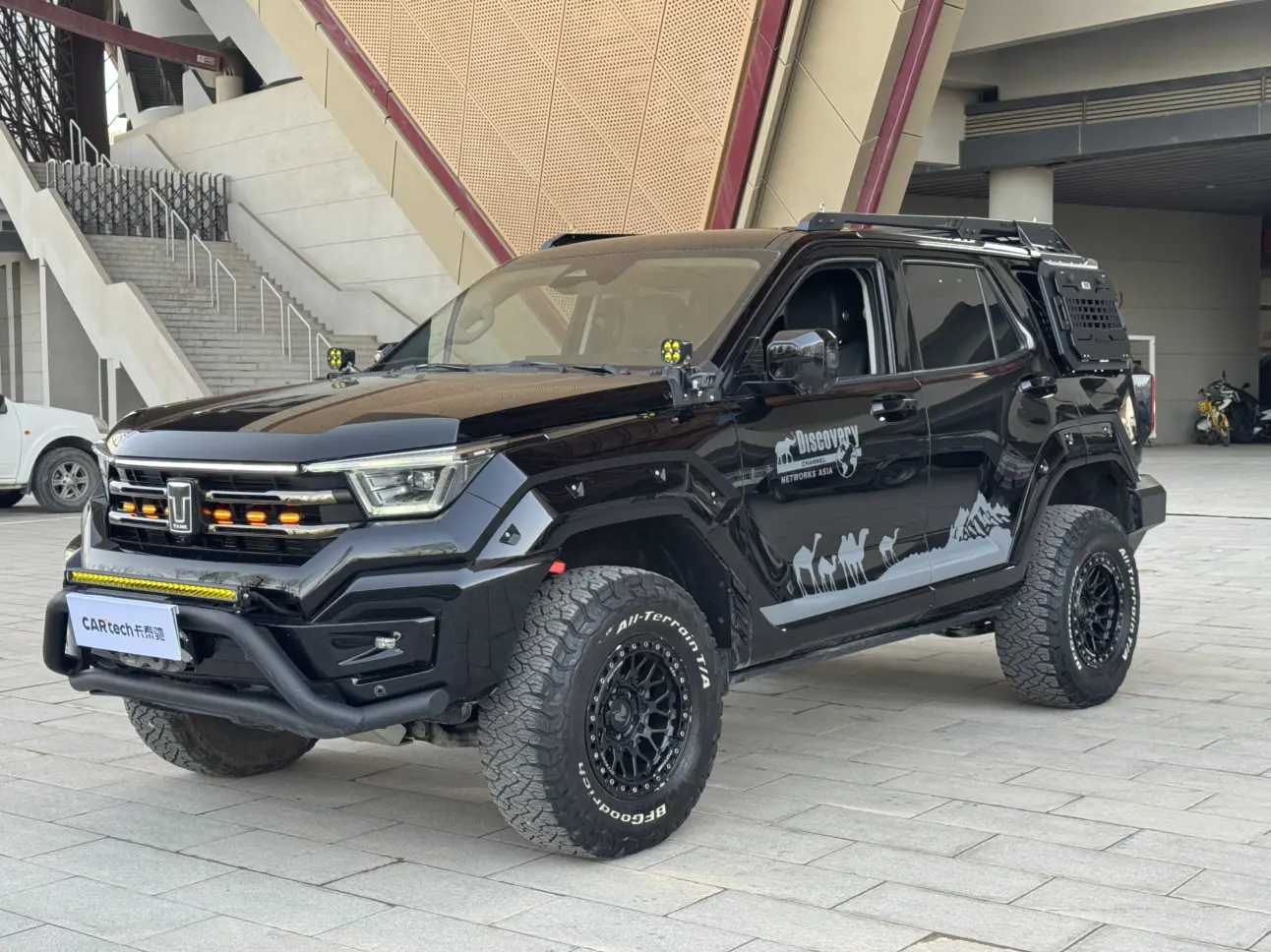 Tank 400 Hi4-T