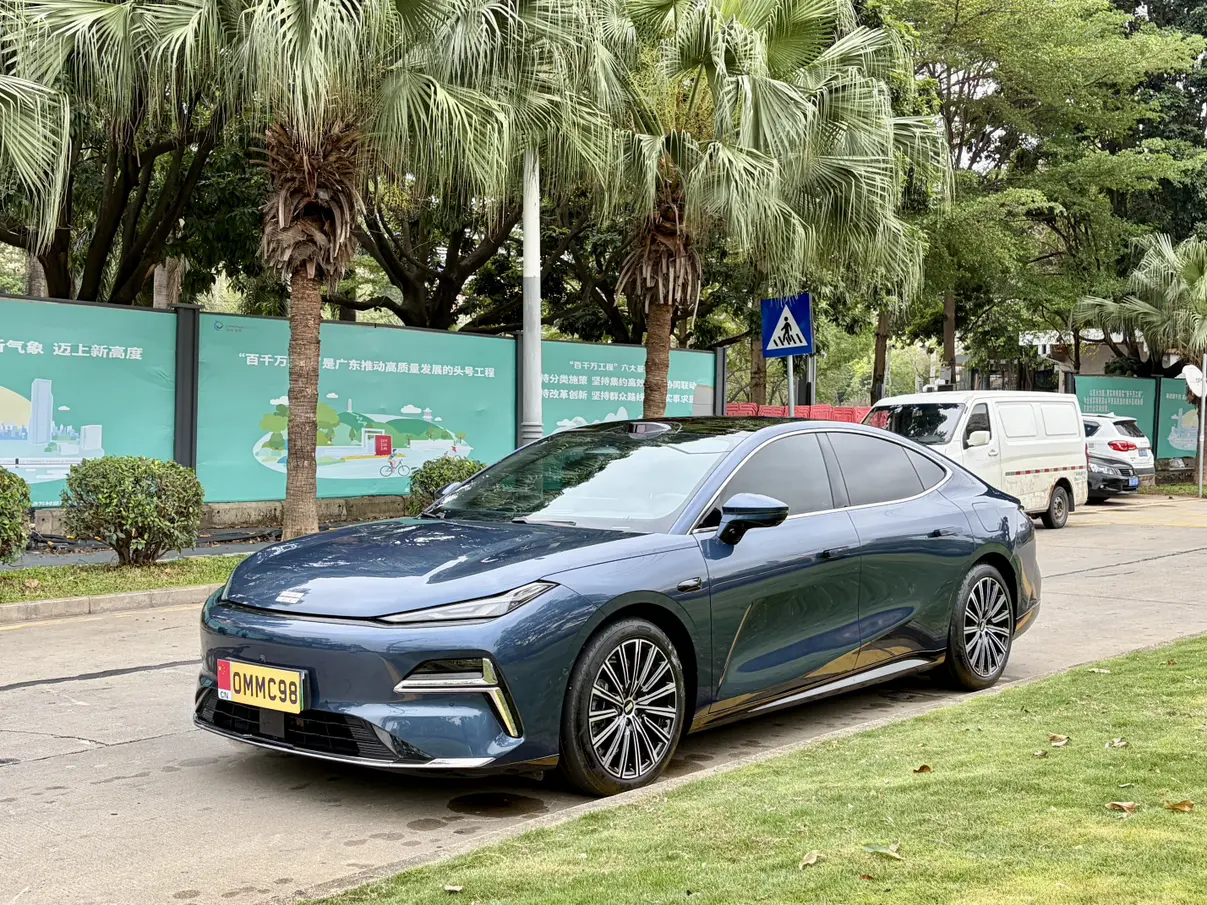 Geely Galaxy Star 8 PHEV