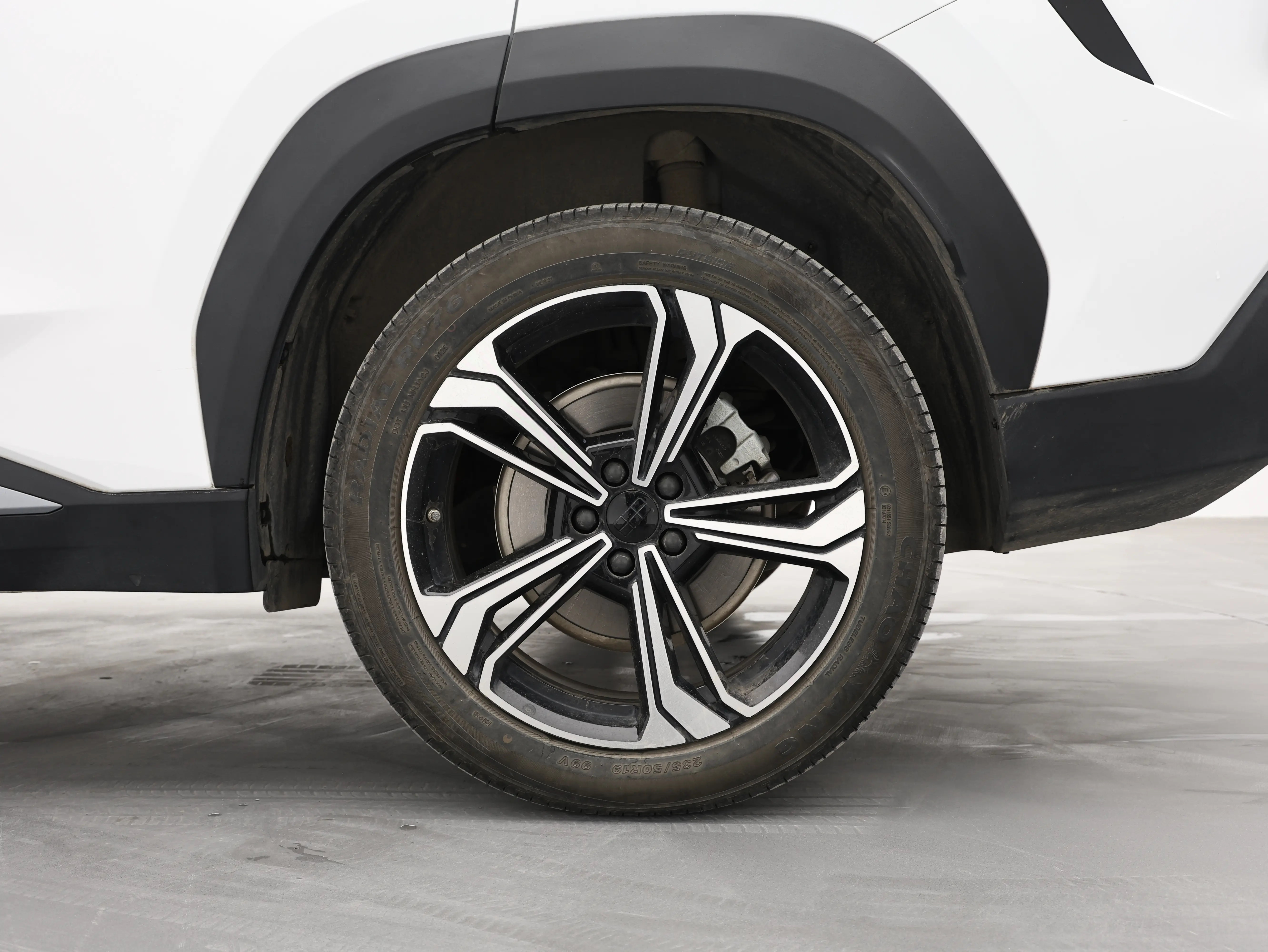 Geely Galaxy L7