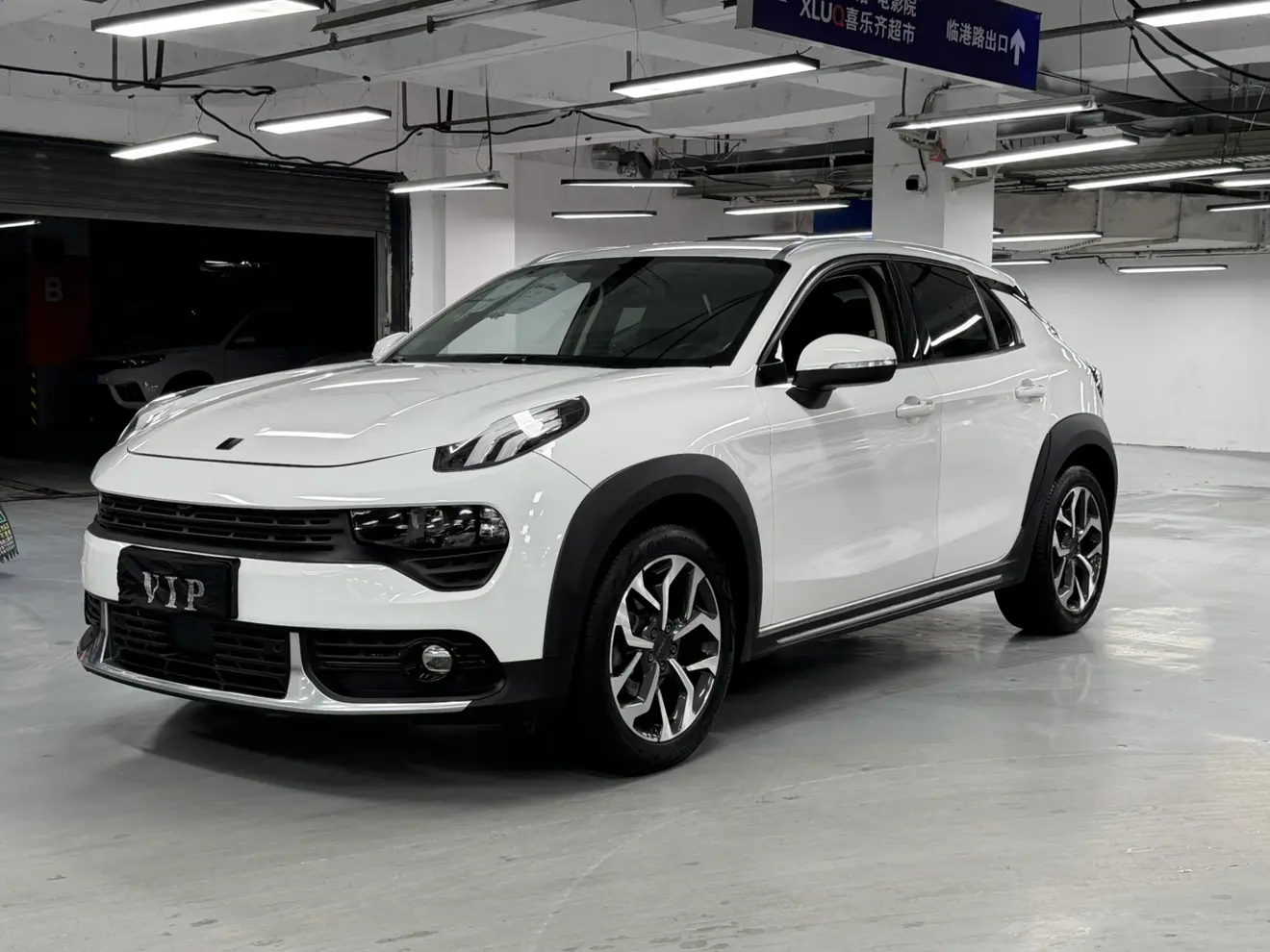 Lynk & Co 02