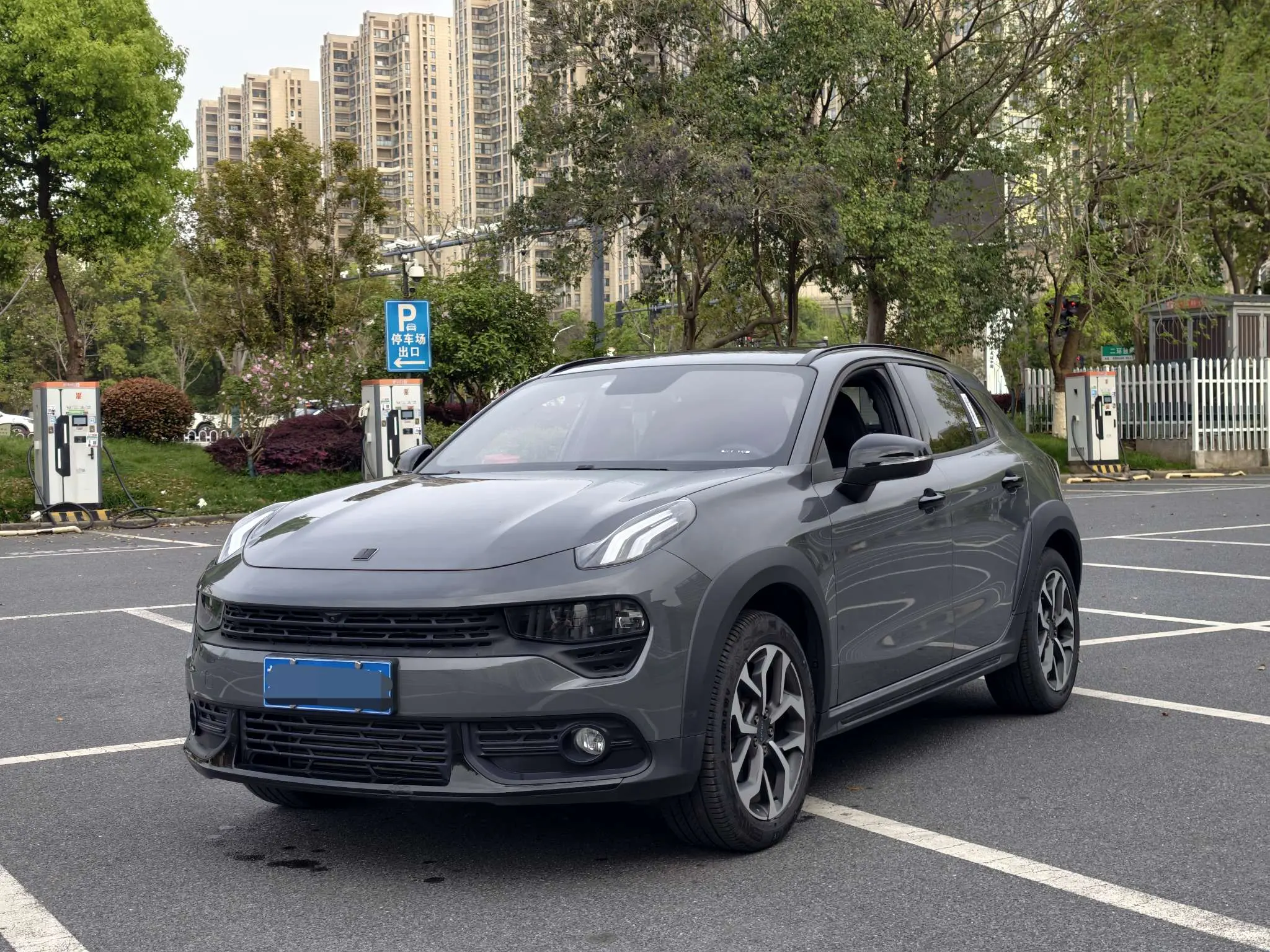 Lynk & Co 02