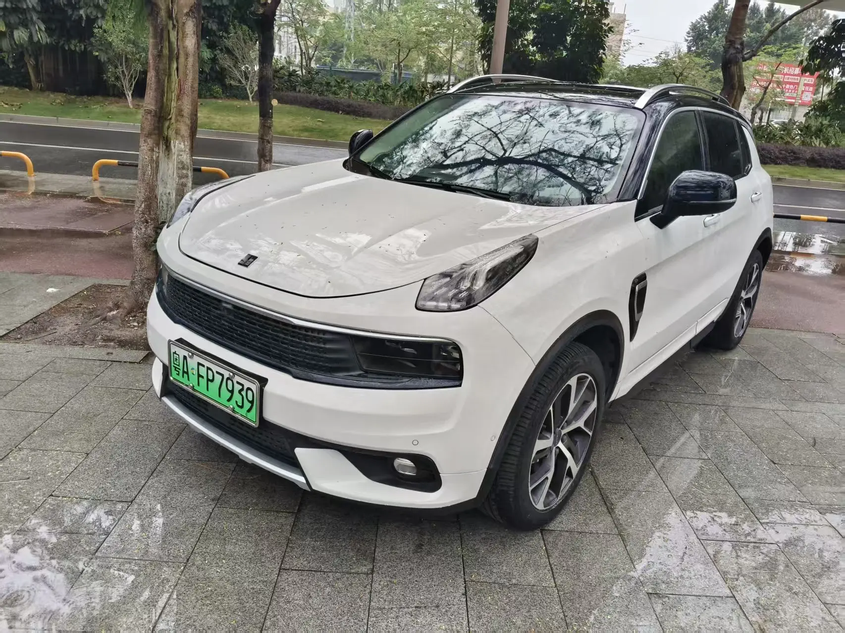 Lynk & Co 01 EM-P