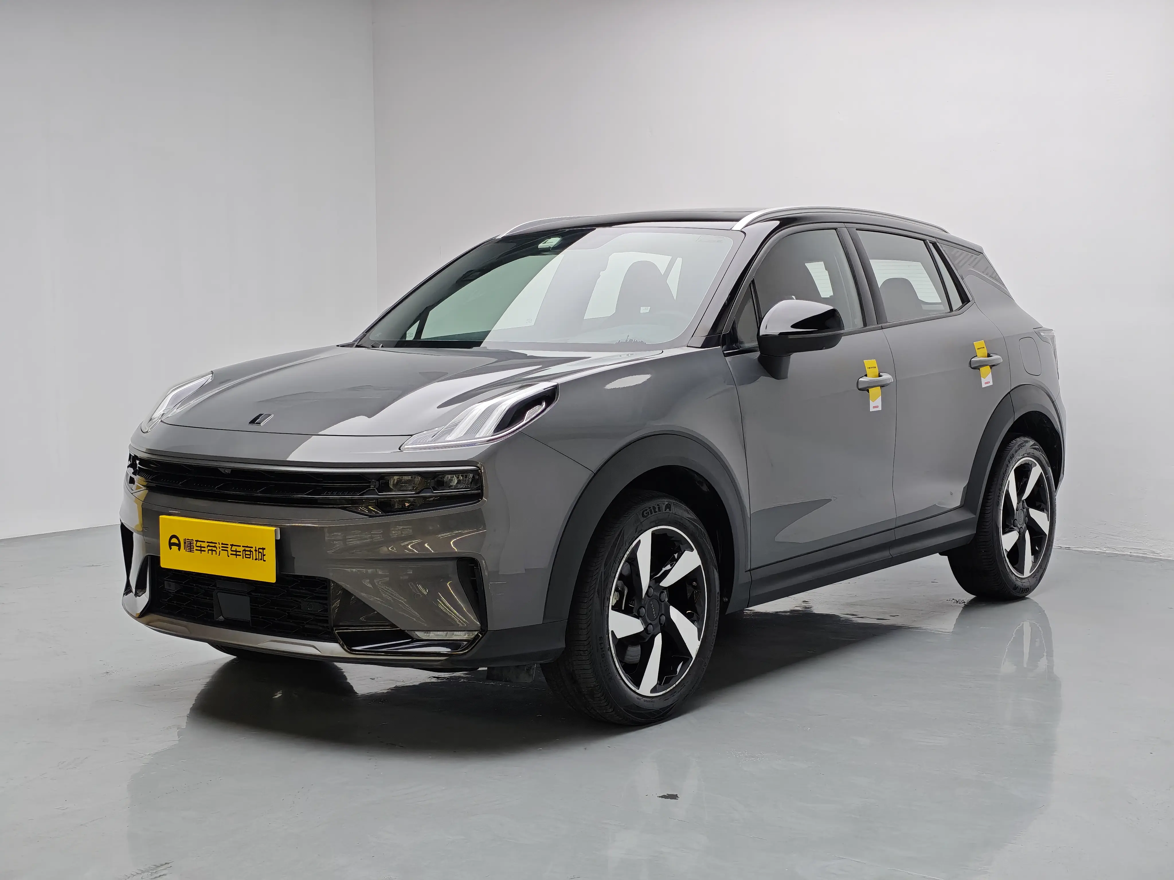Lynk & Co 06