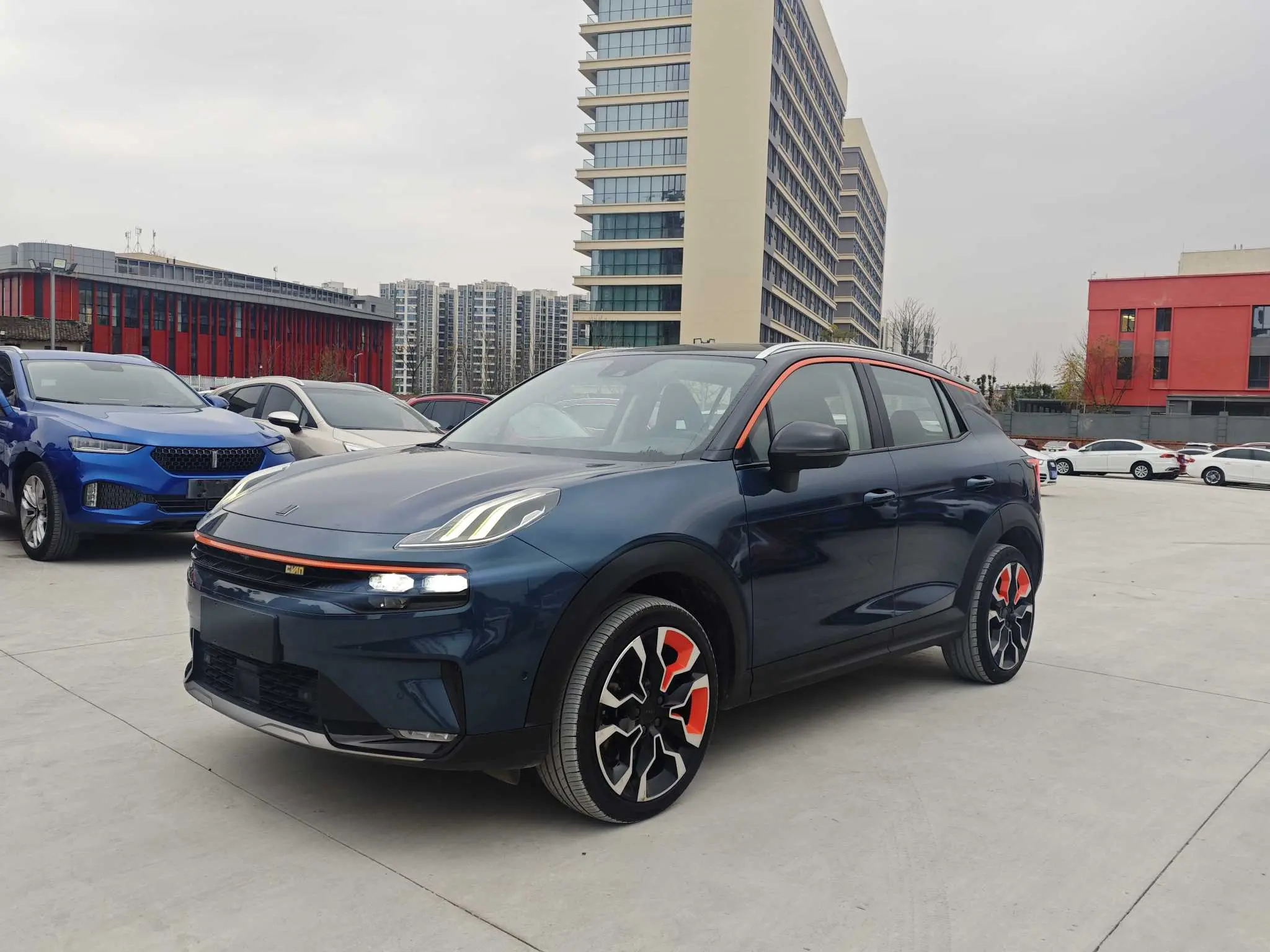 Lynk & Co 06