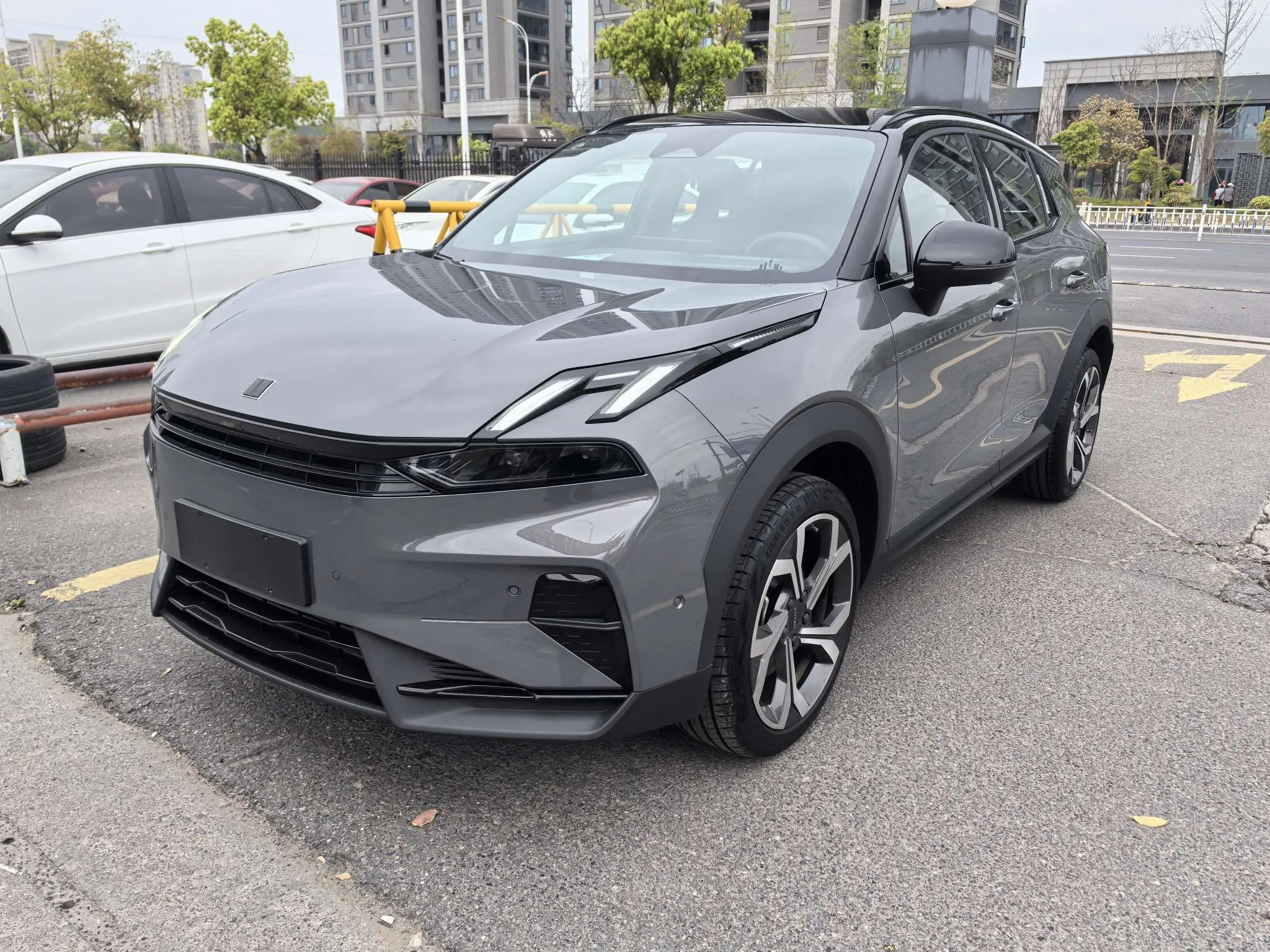 Lynk & Co 06
