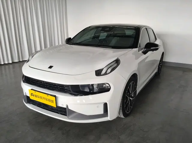 Lynk & Co 03