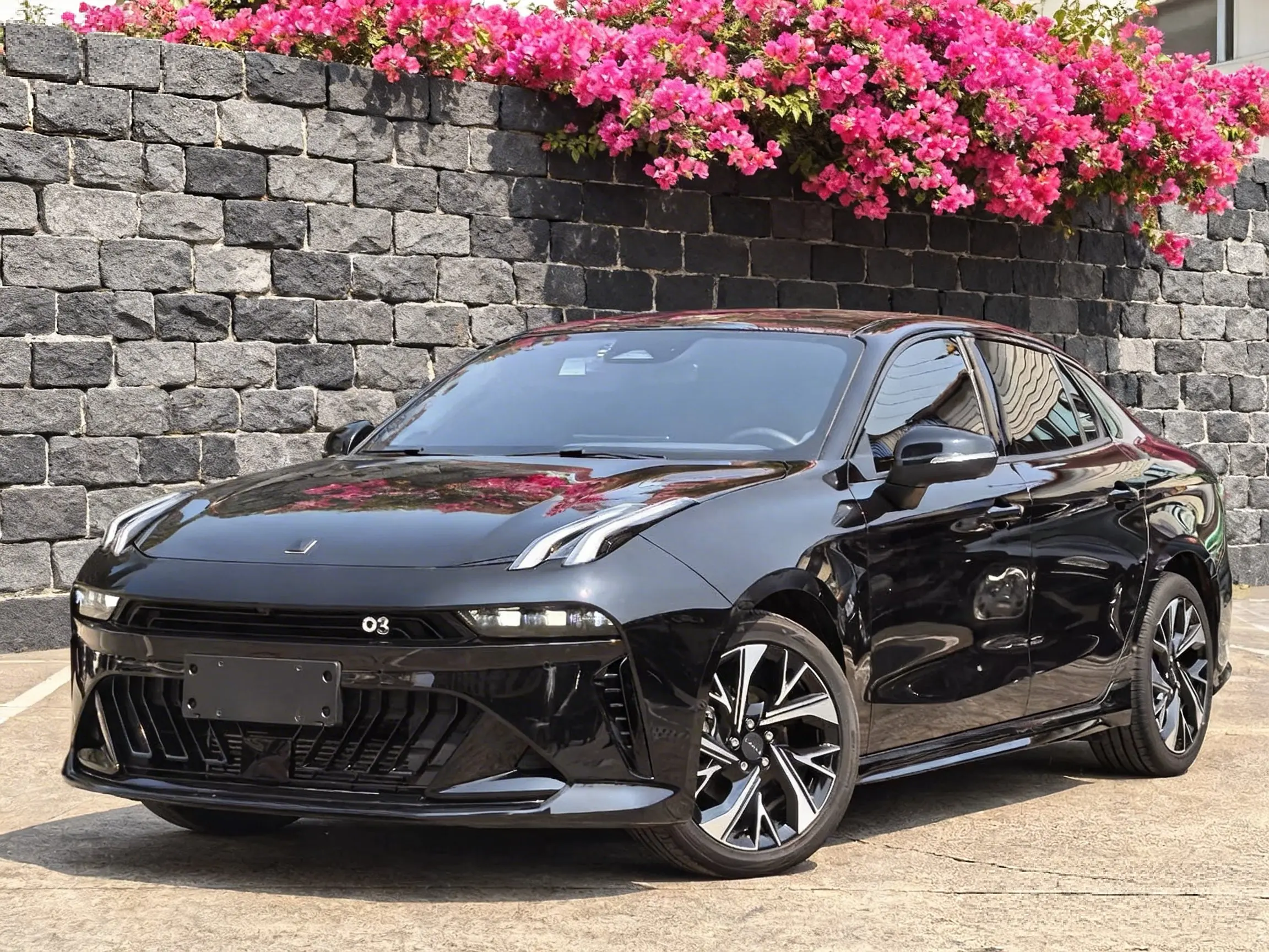 Lynk & Co 03