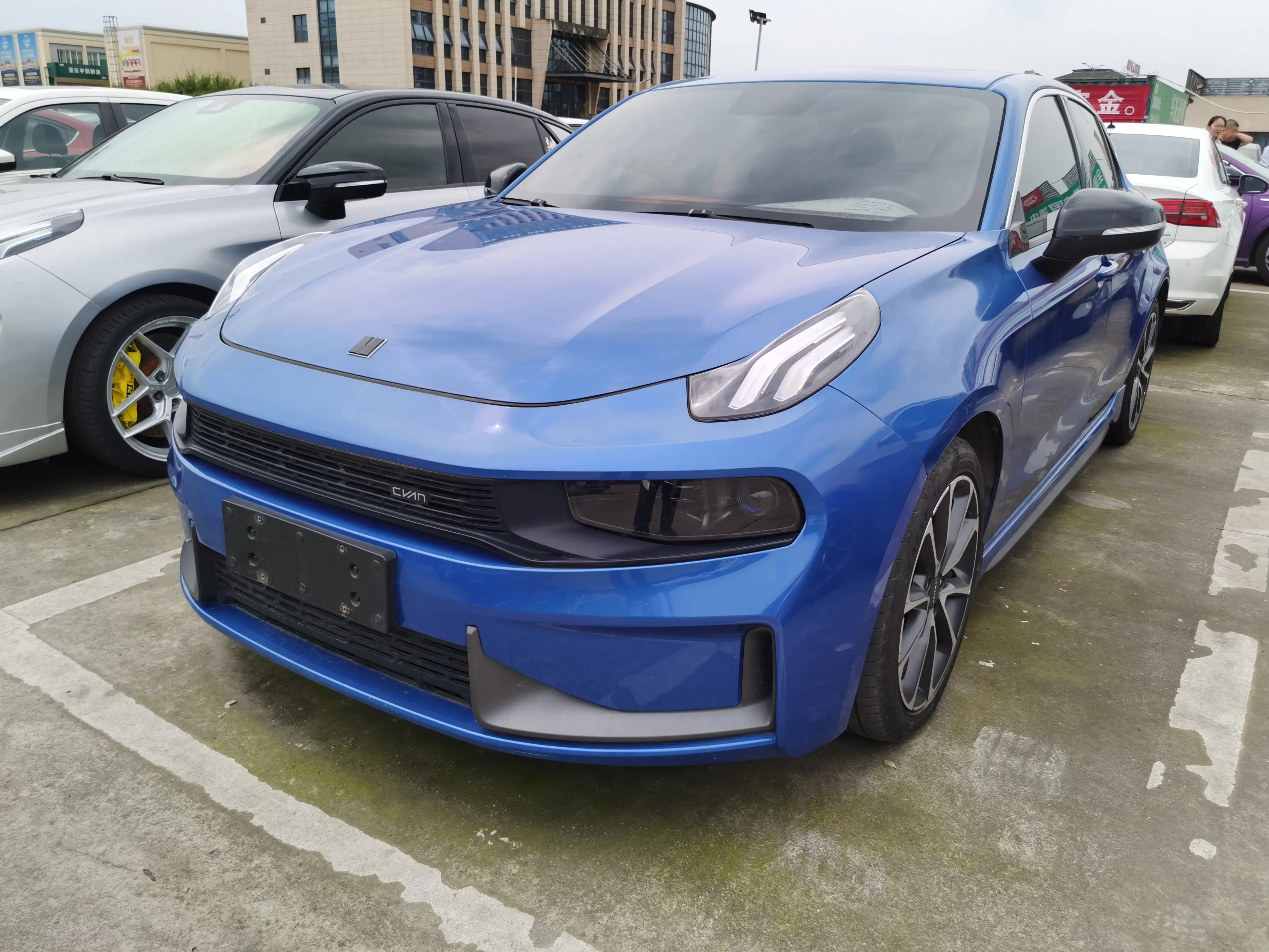 Lynk & Co 03