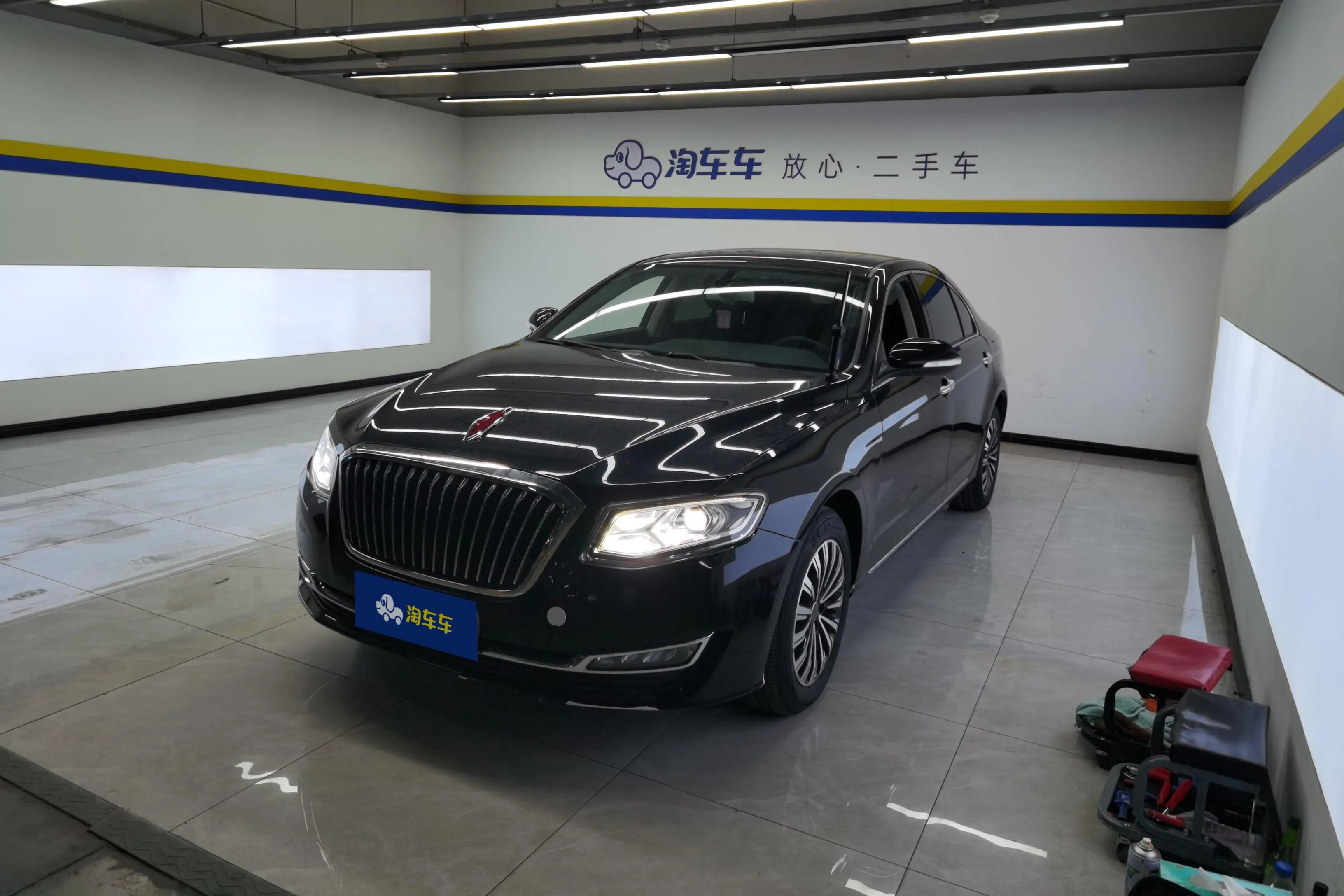 Hongqi H7