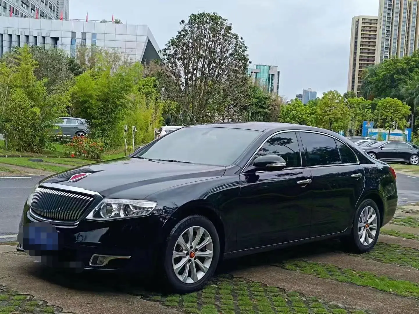 Hongqi H7