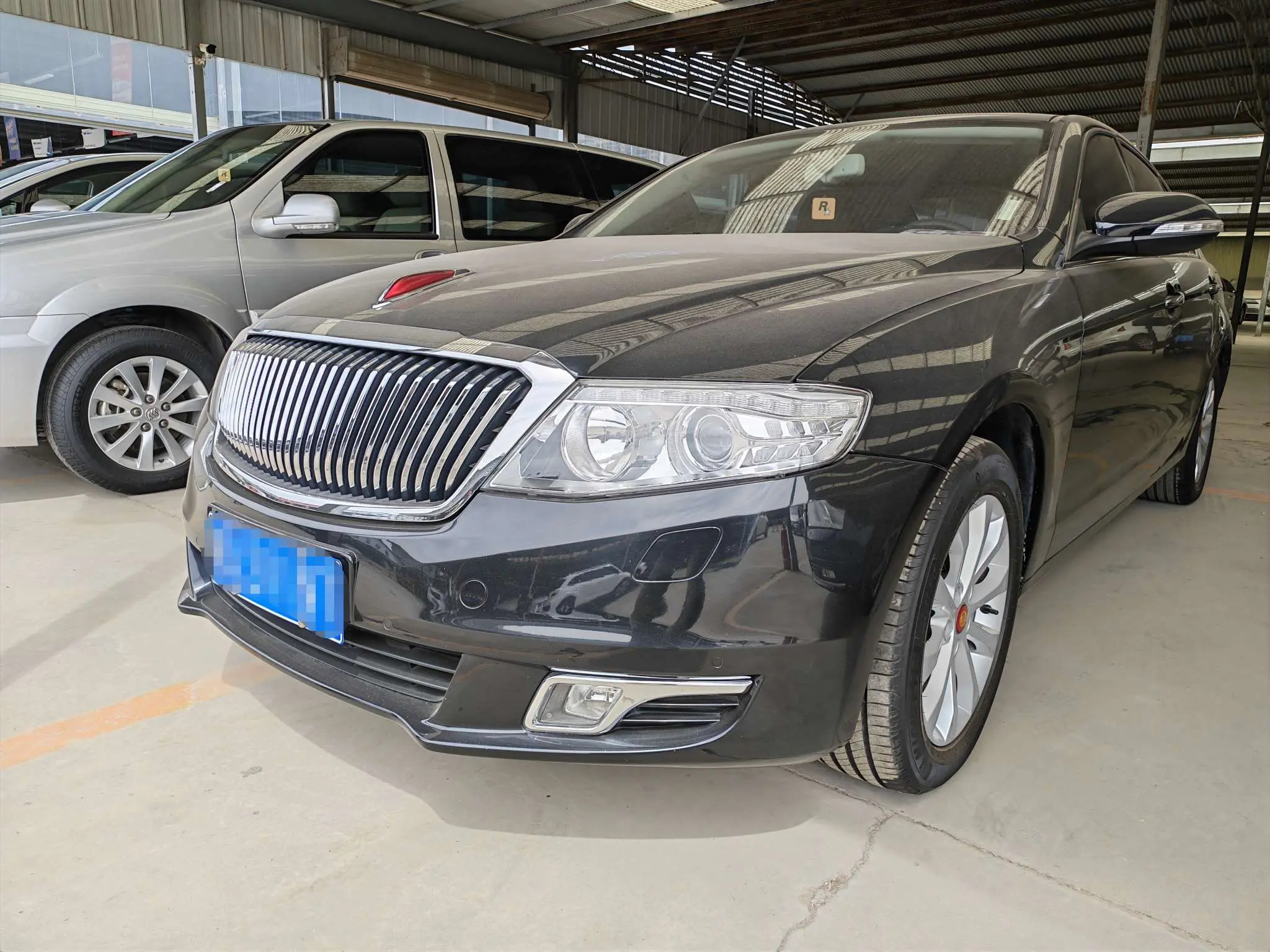 Hongqi H7