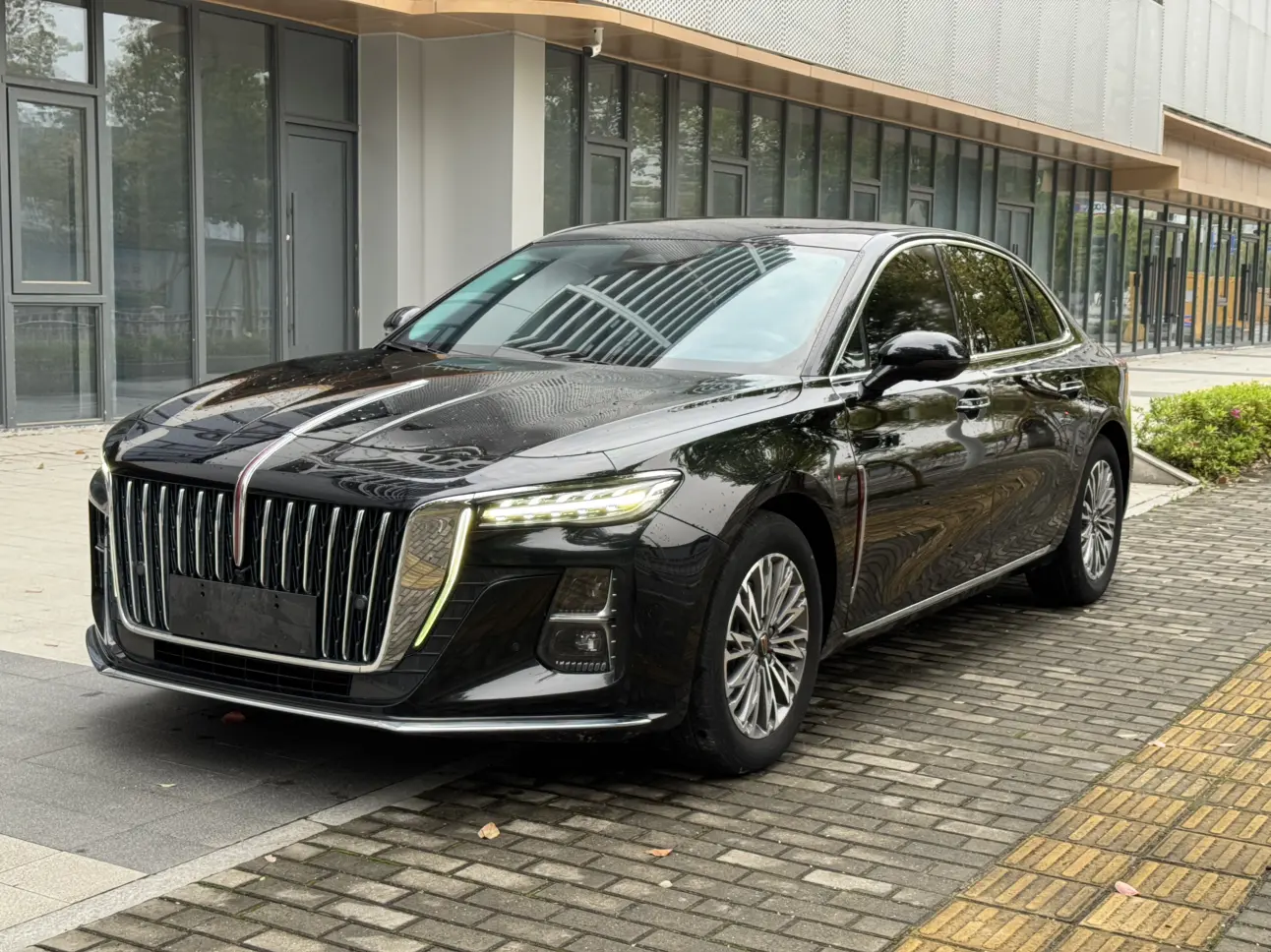 Hongqi H5