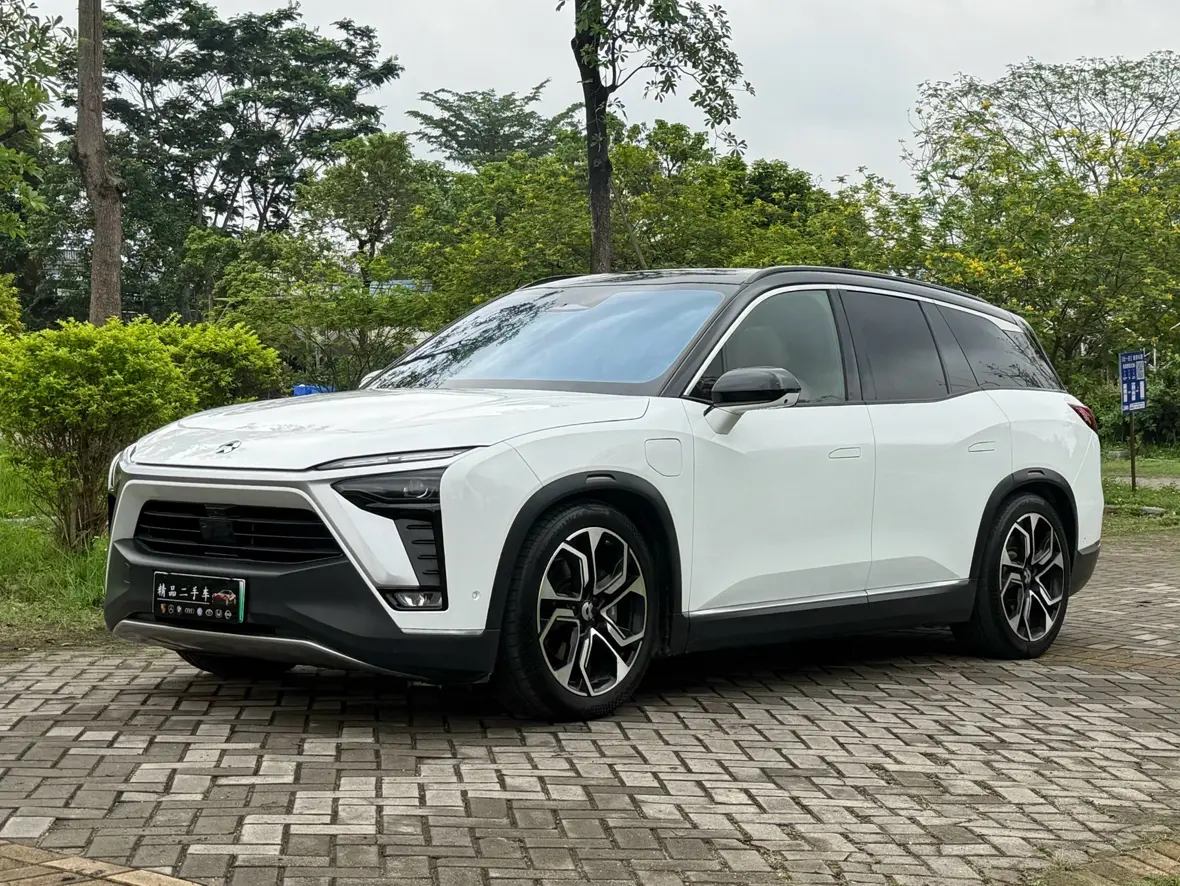 NIO ES8