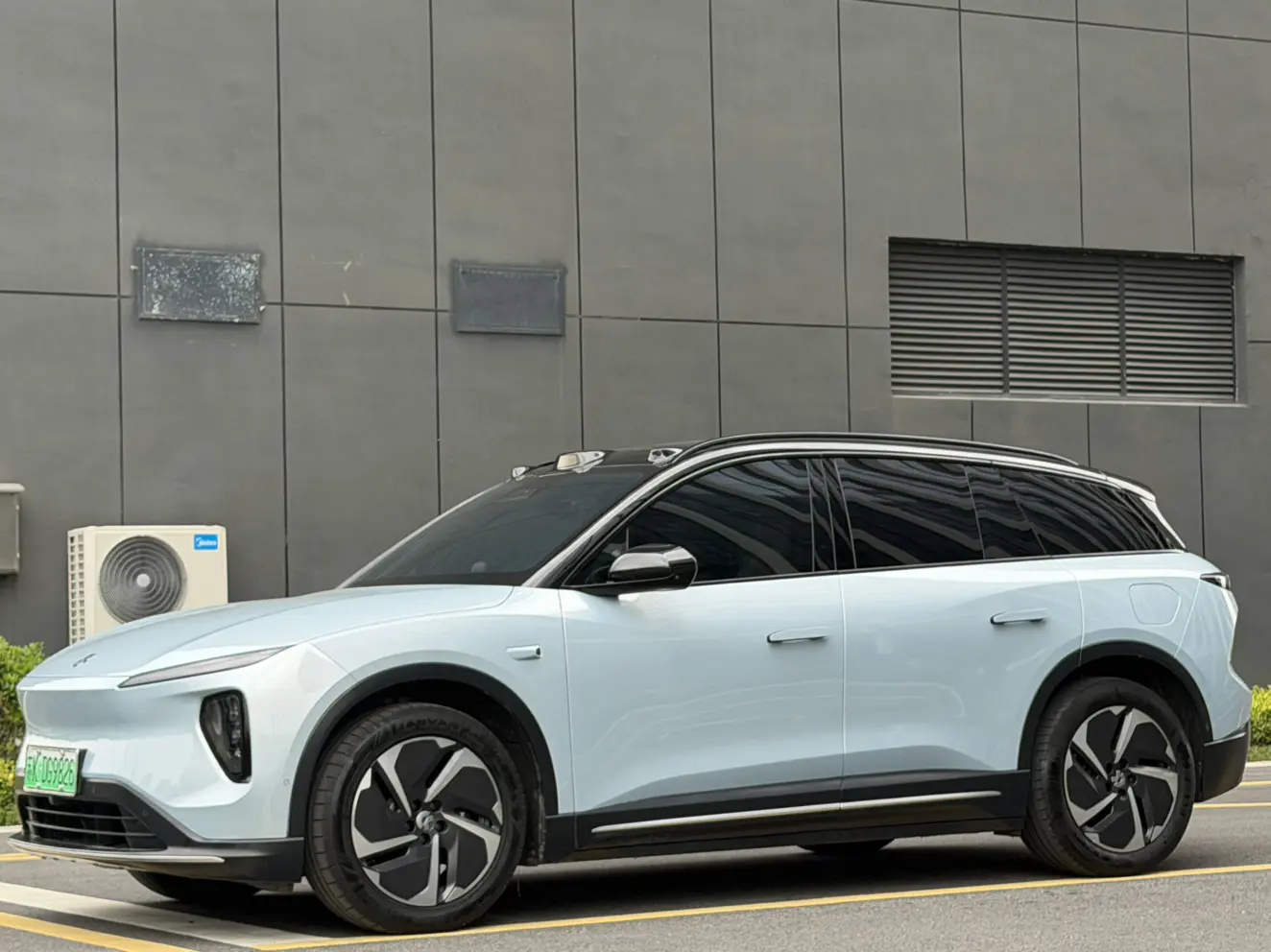 NIO ES6