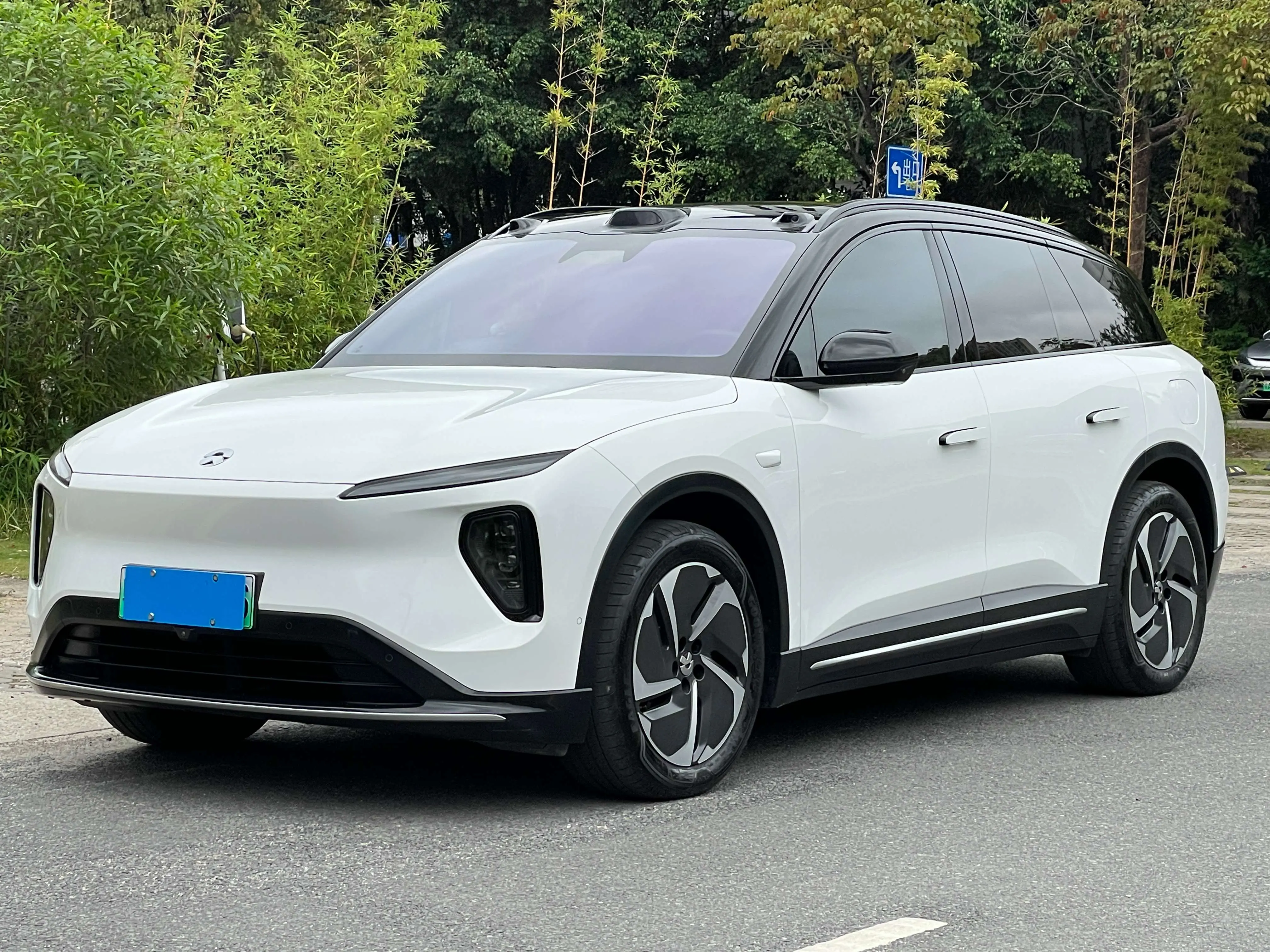 NIO ES6