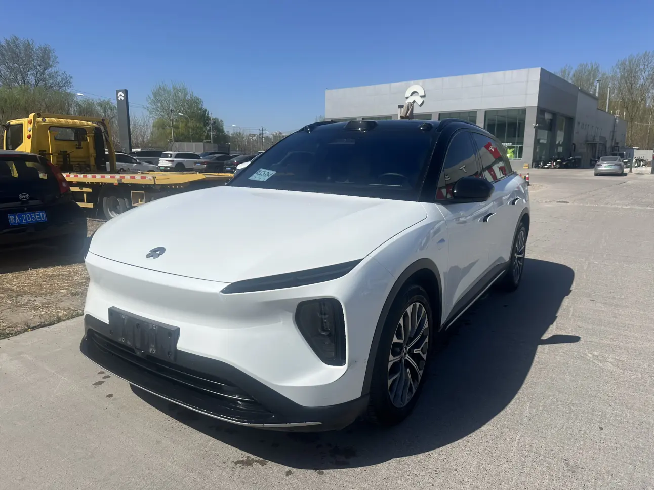 NIO ES6