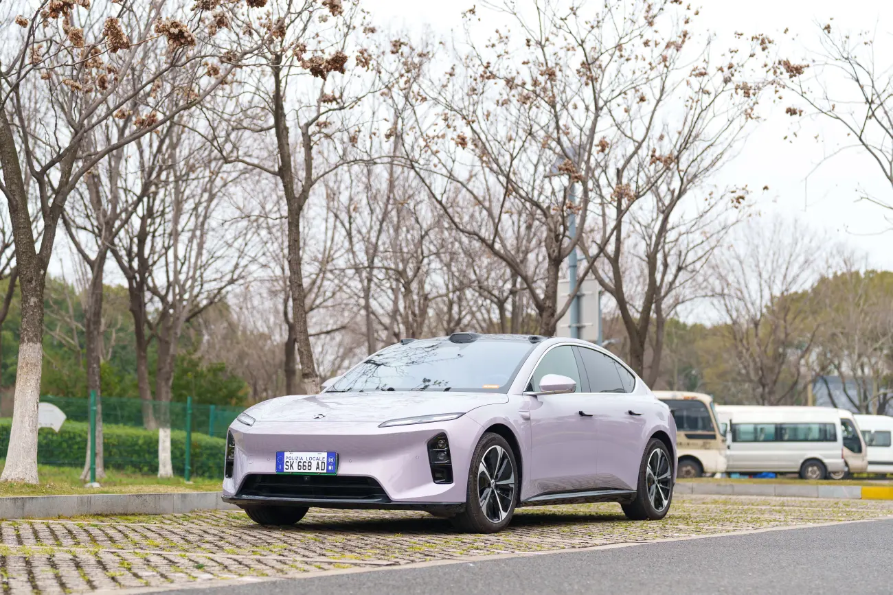 NIO ET5