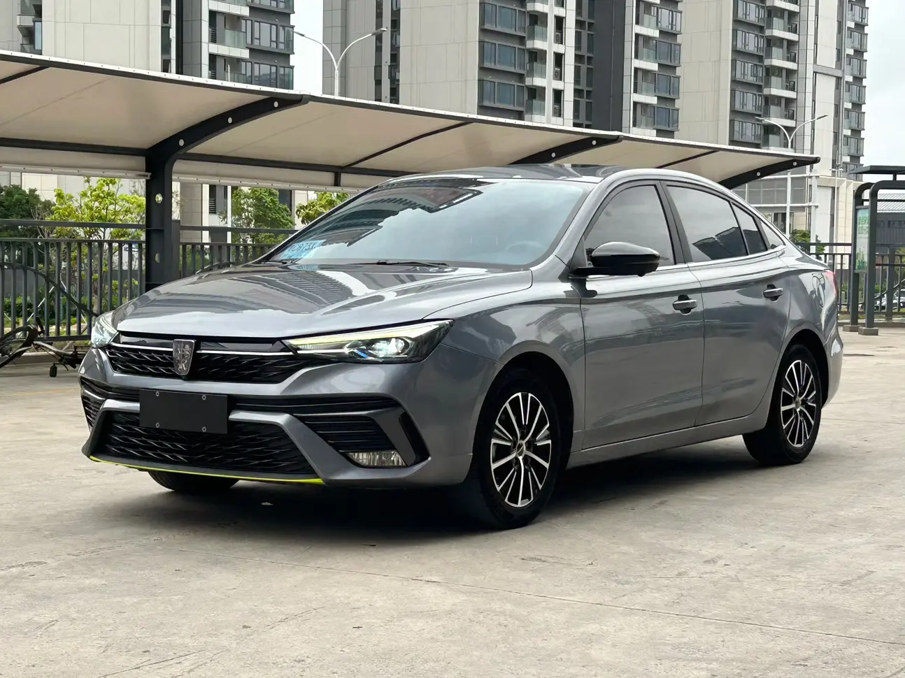 Roewe i5