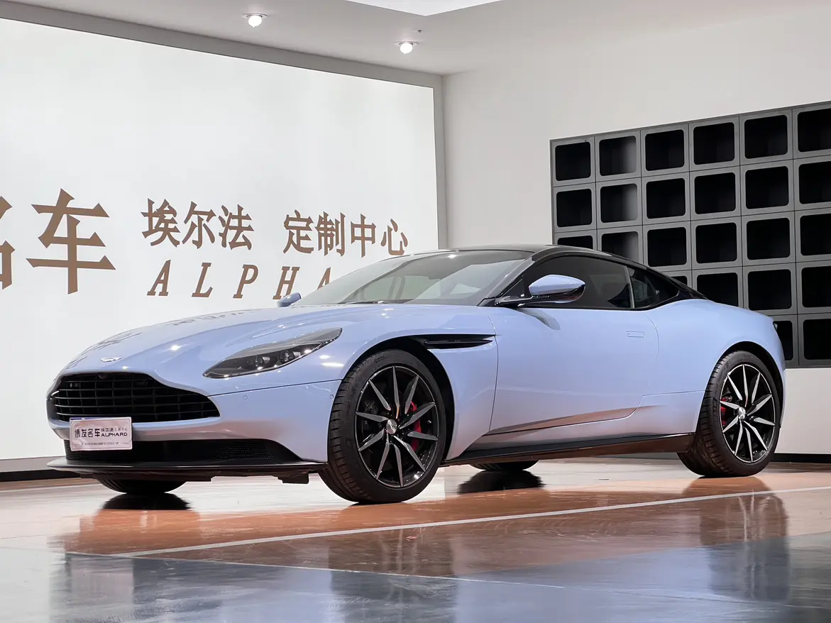 Aston Martin DB11