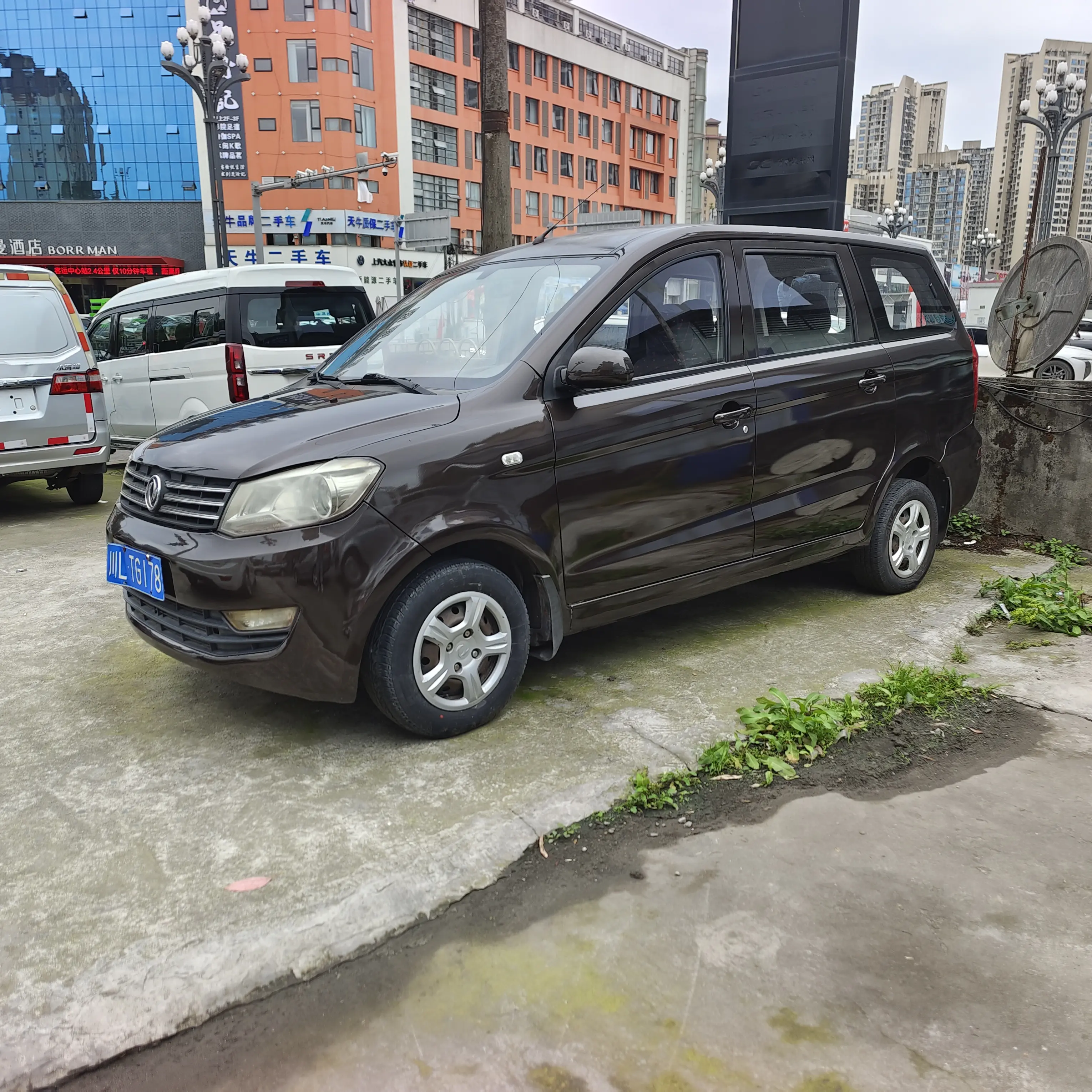 Dongfeng Fengon 330