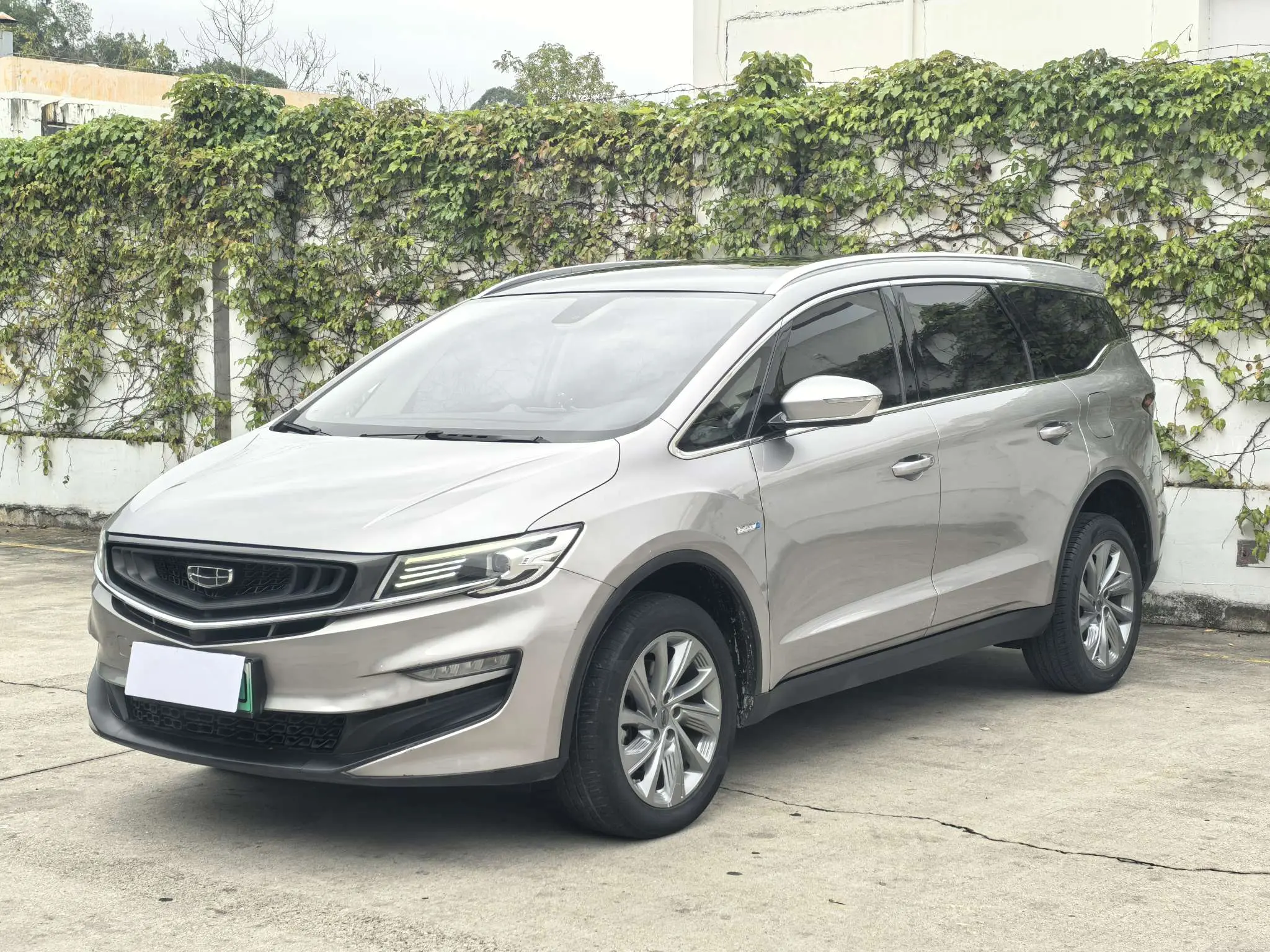 Geely Jiaji PHEV