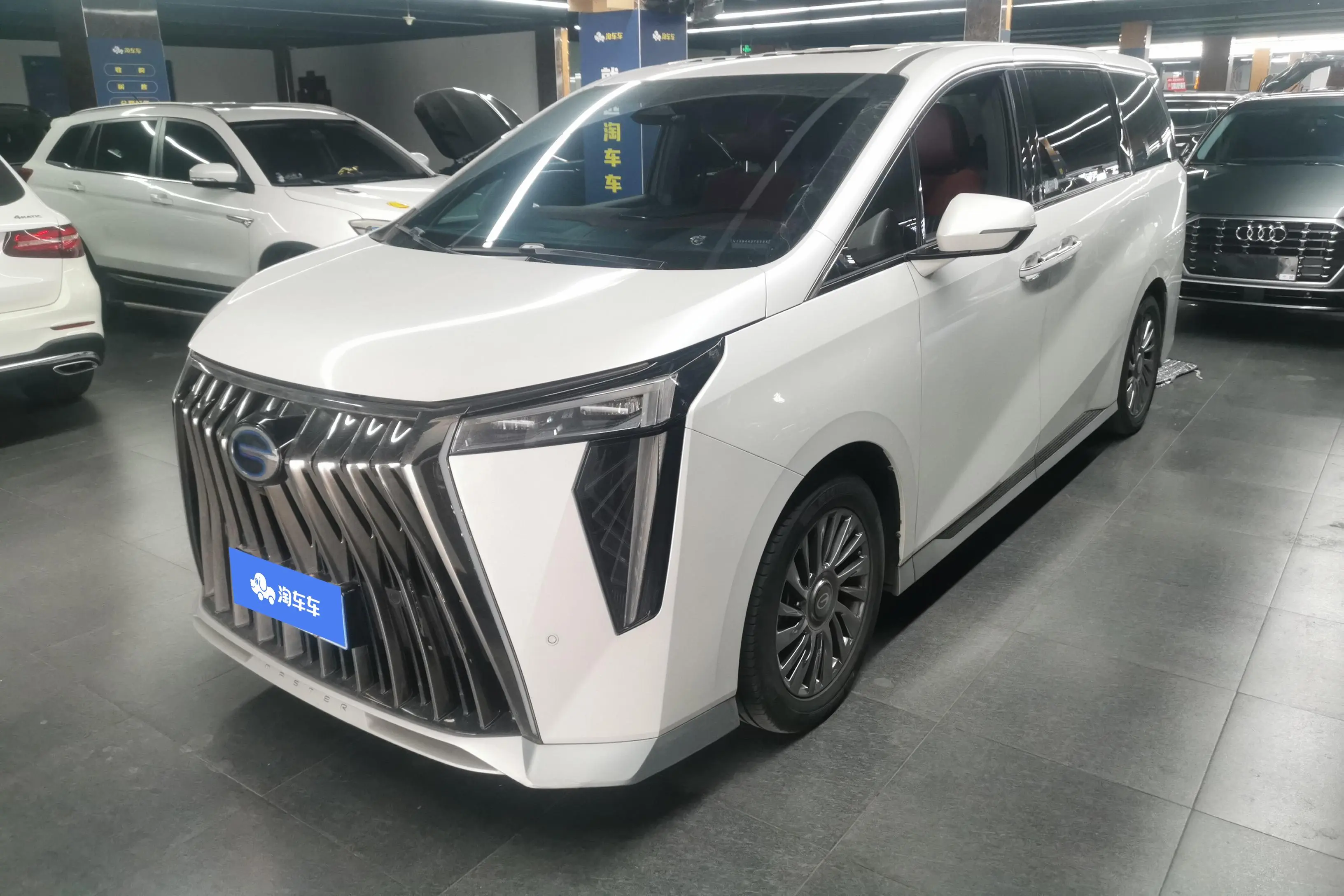 GAC Trumpchi M8