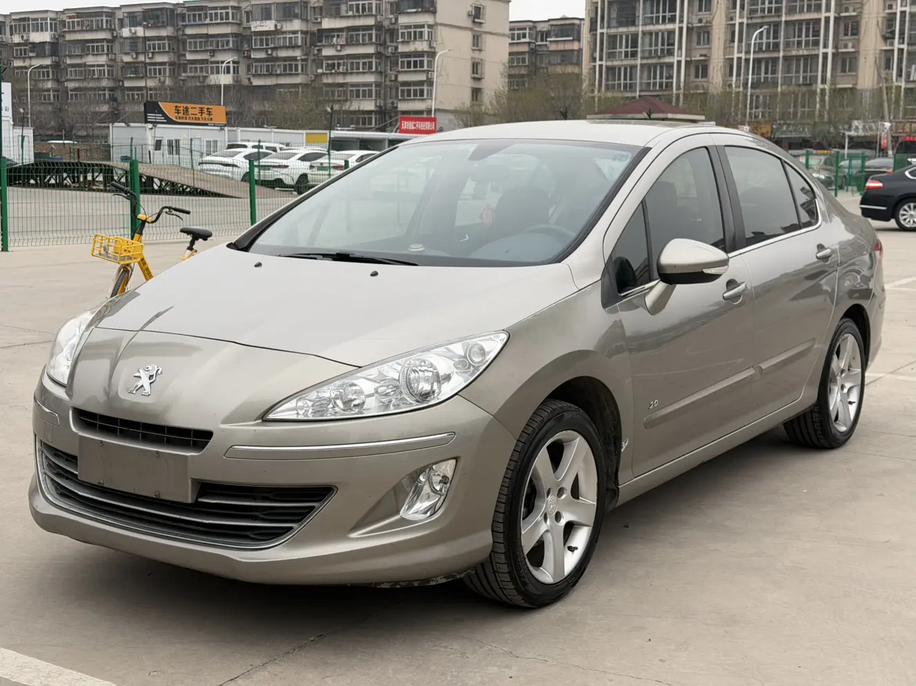 Peugeot 408