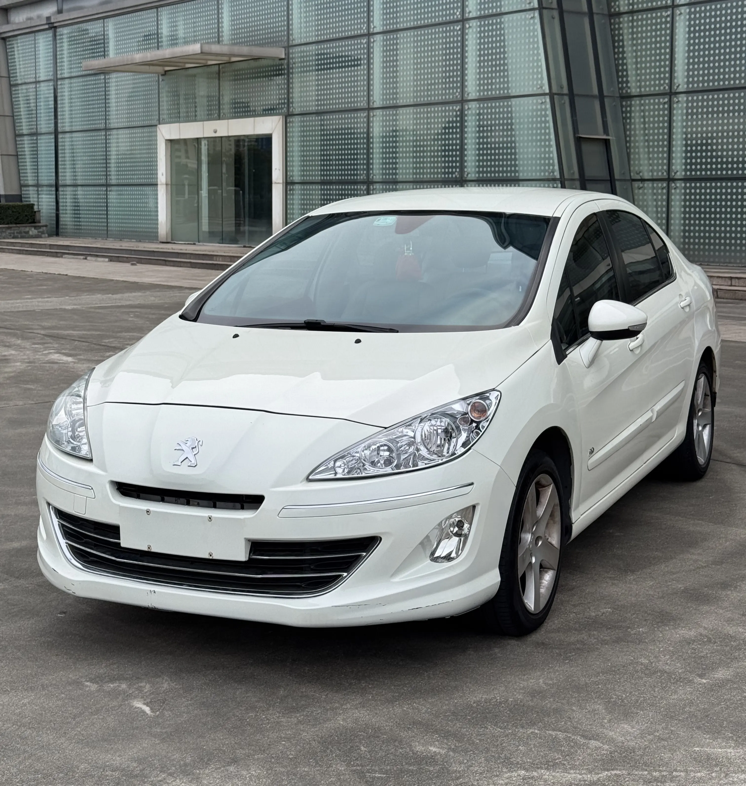 Peugeot 408