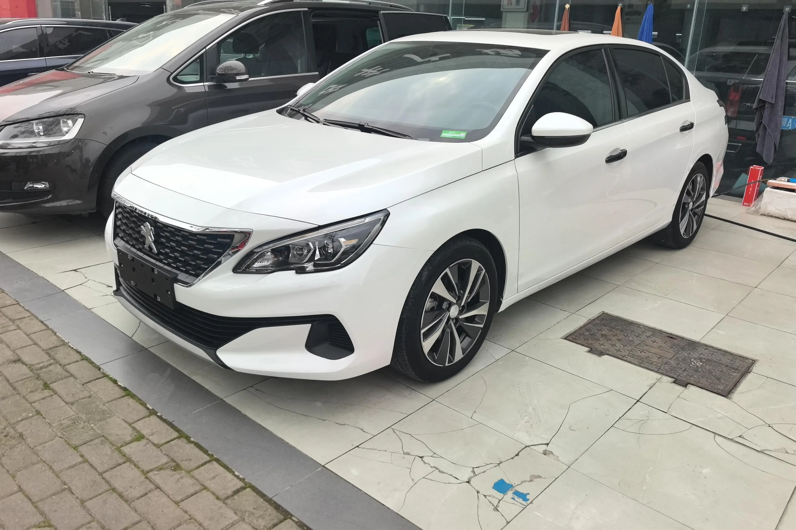 Peugeot 408