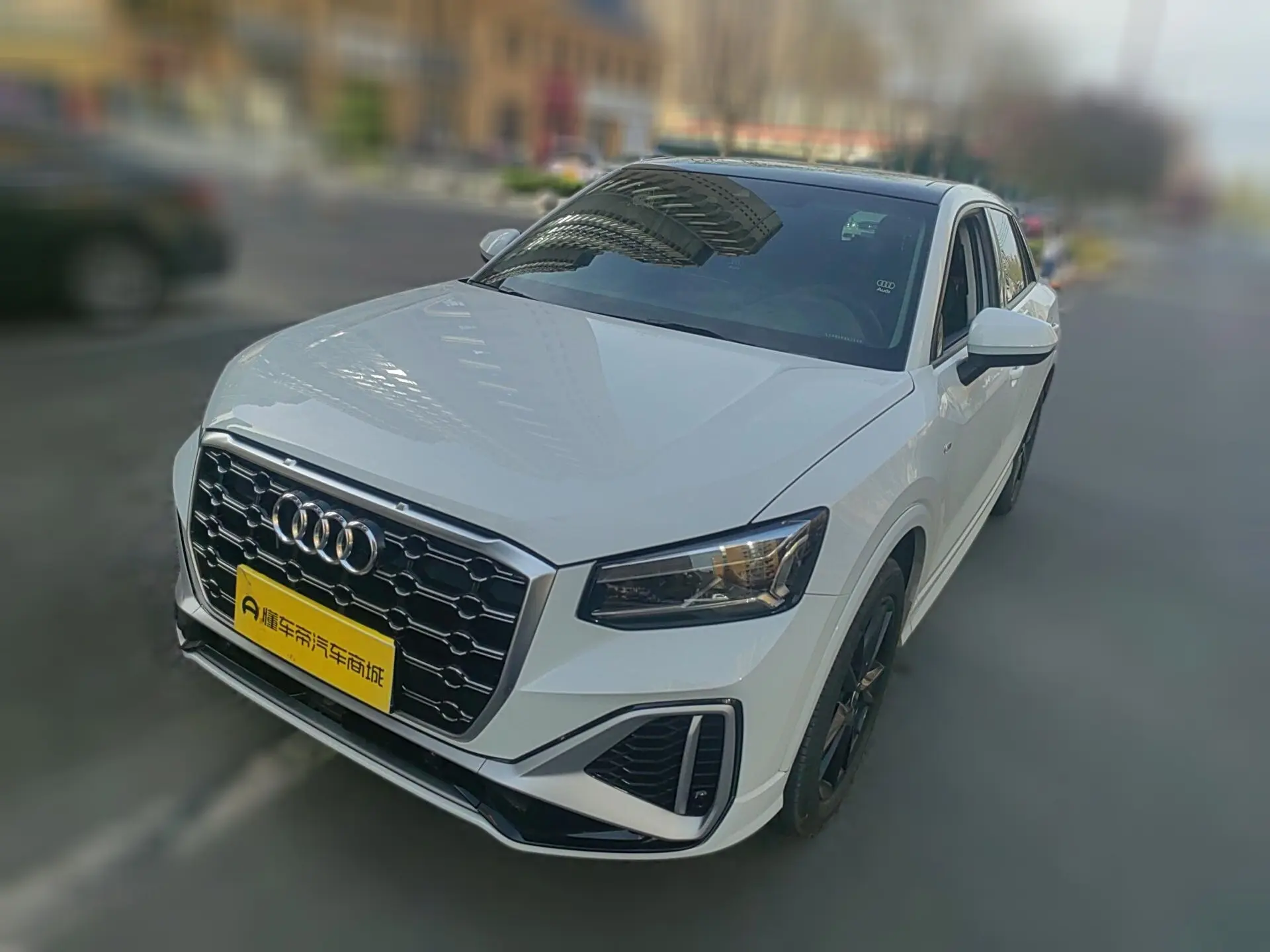Audi Q2L