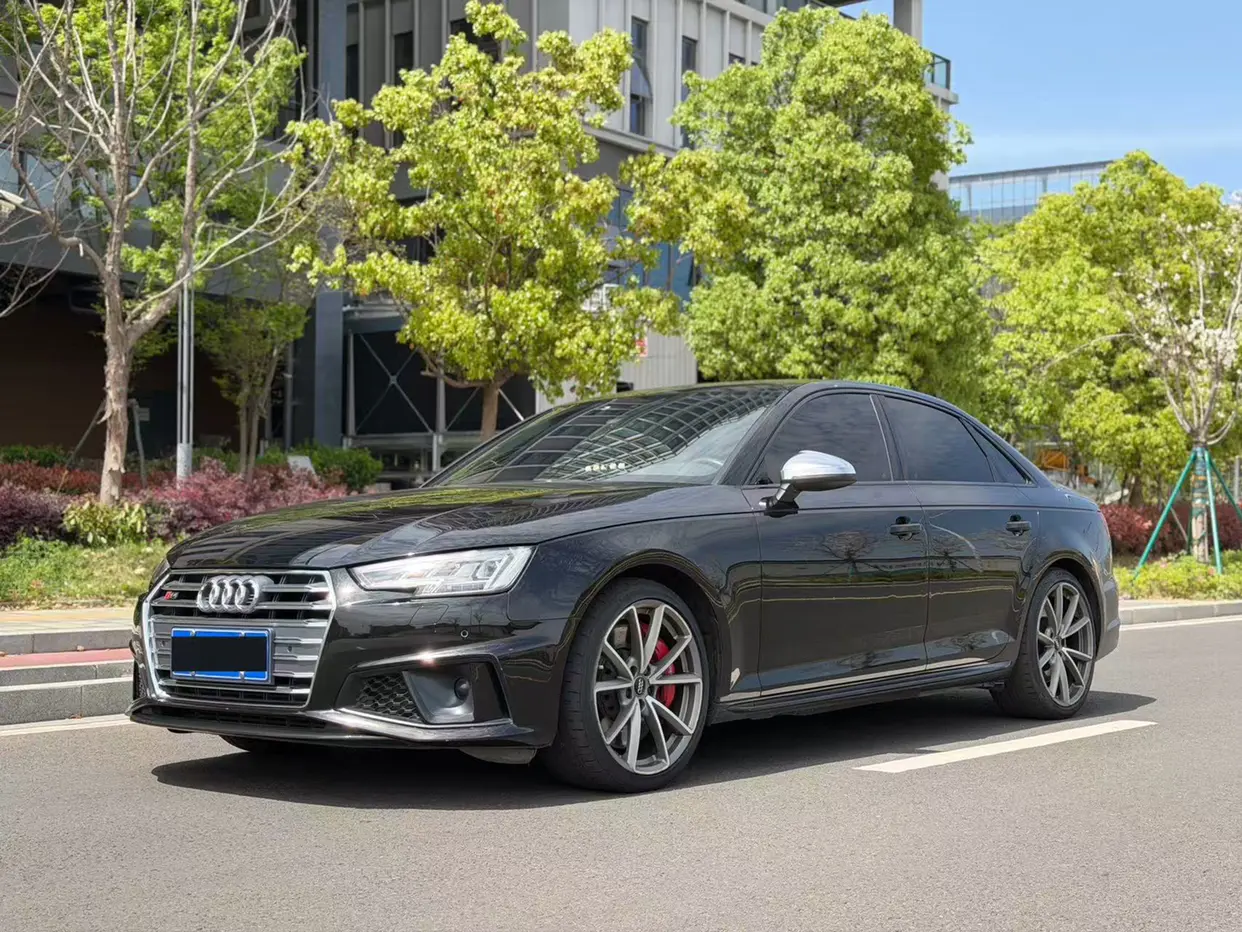 Audi S4