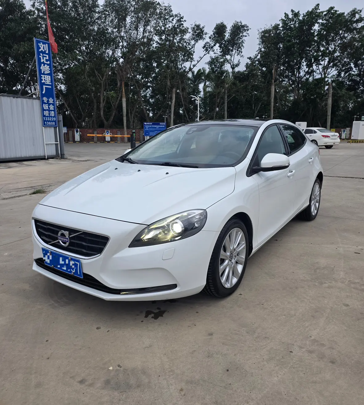 Volvo V40