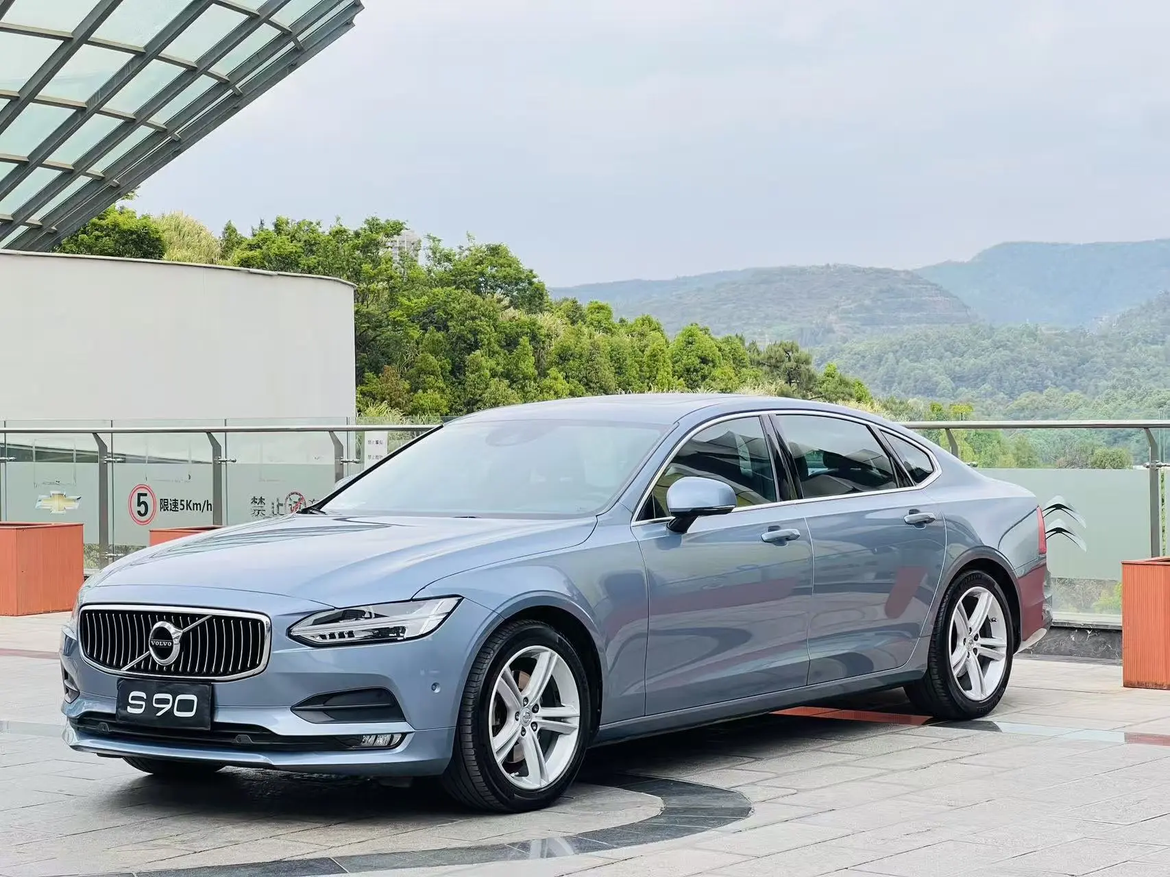 Volvo S90
