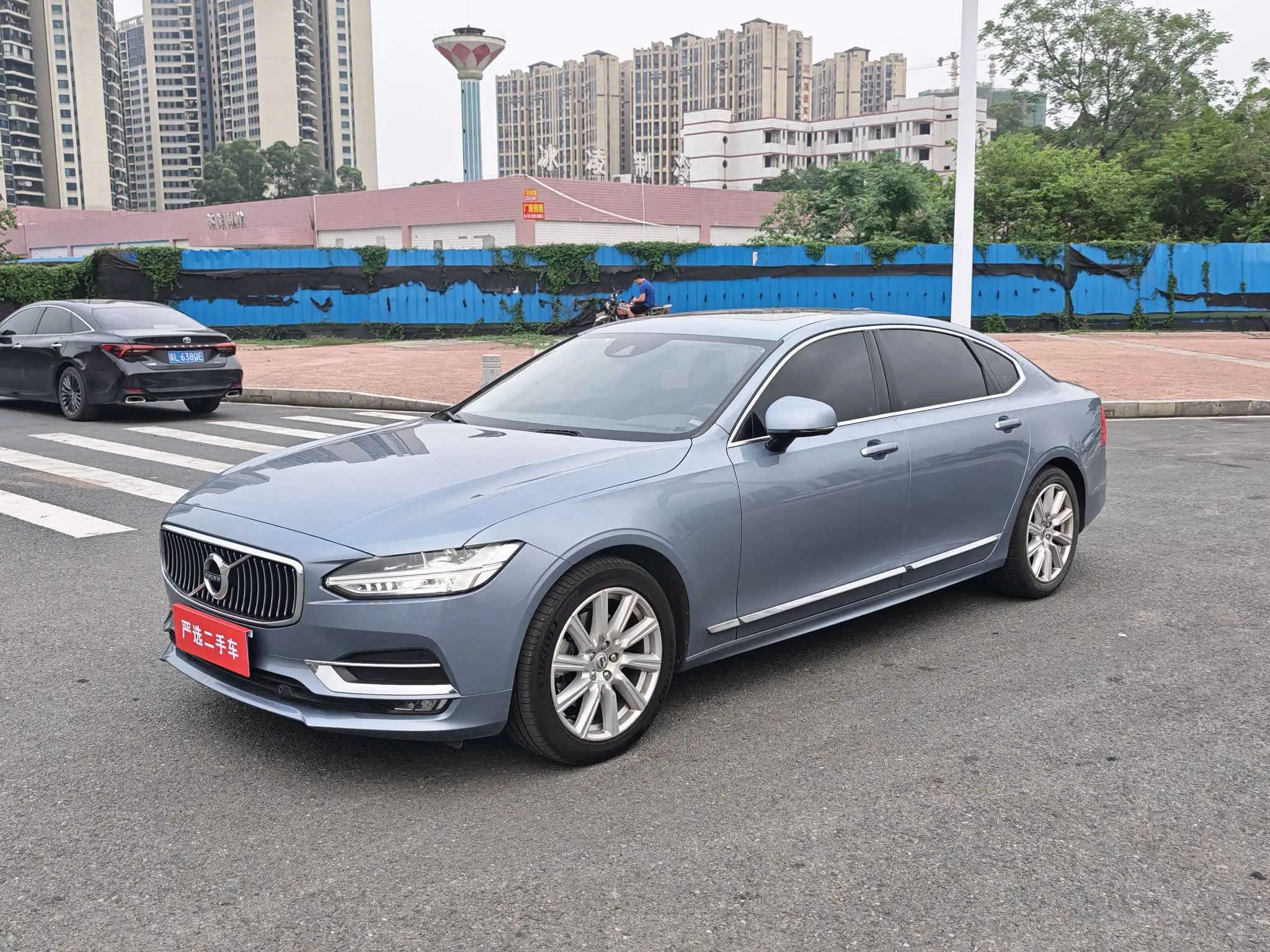 Volvo S90