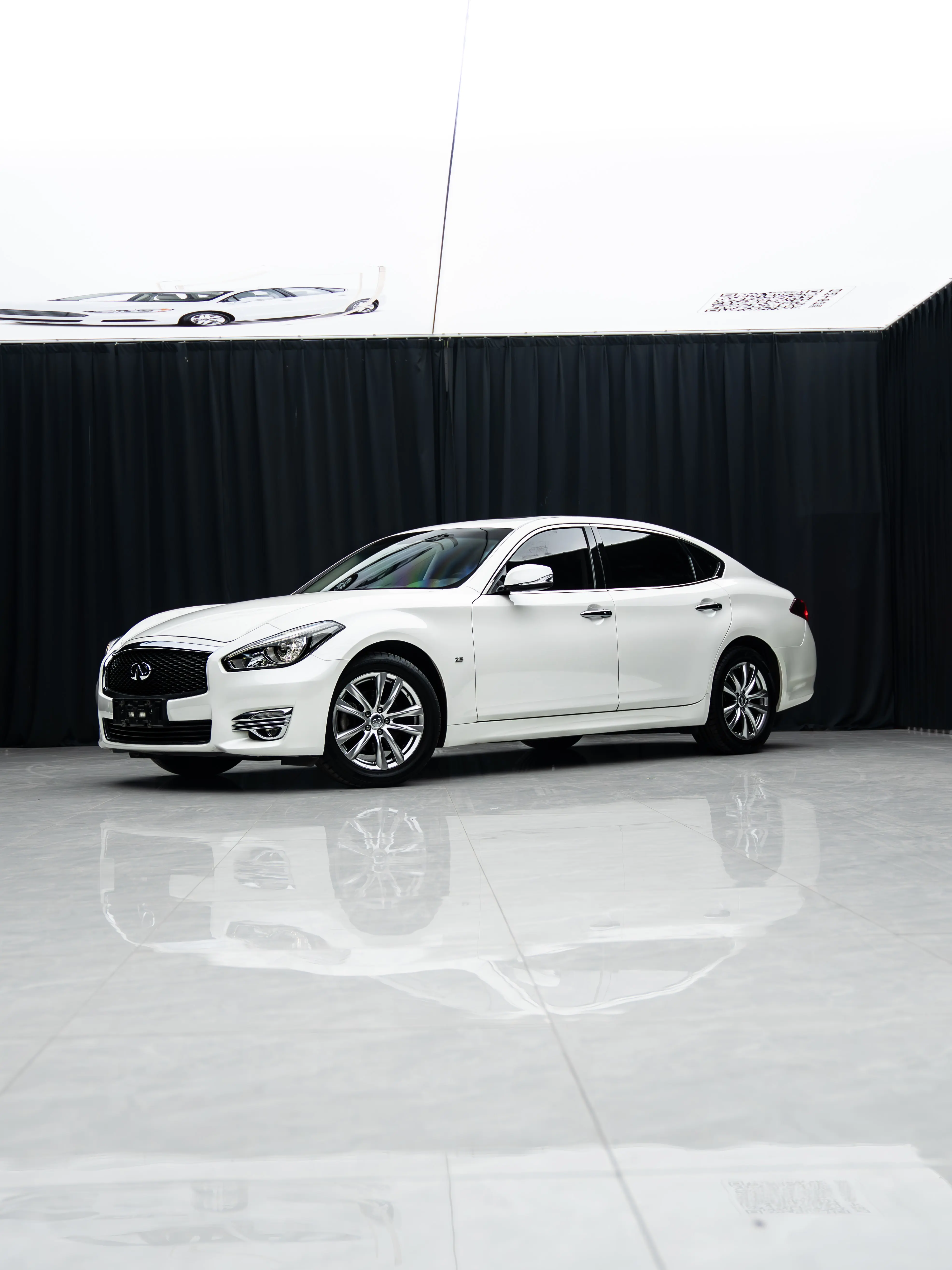 Infiniti Q70