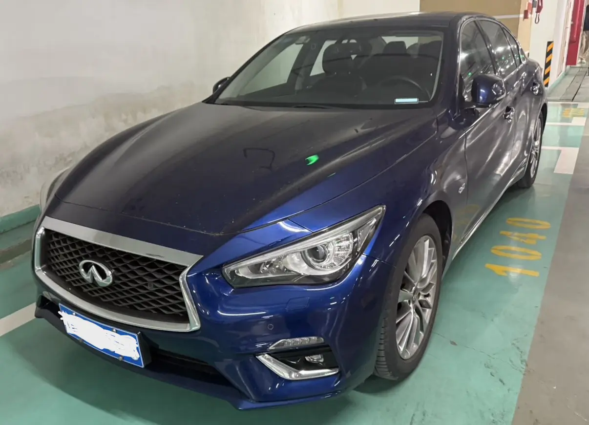 Infiniti Q50L