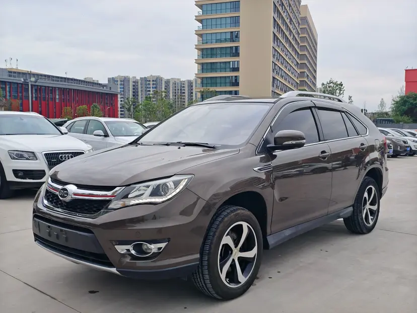 BYD S7