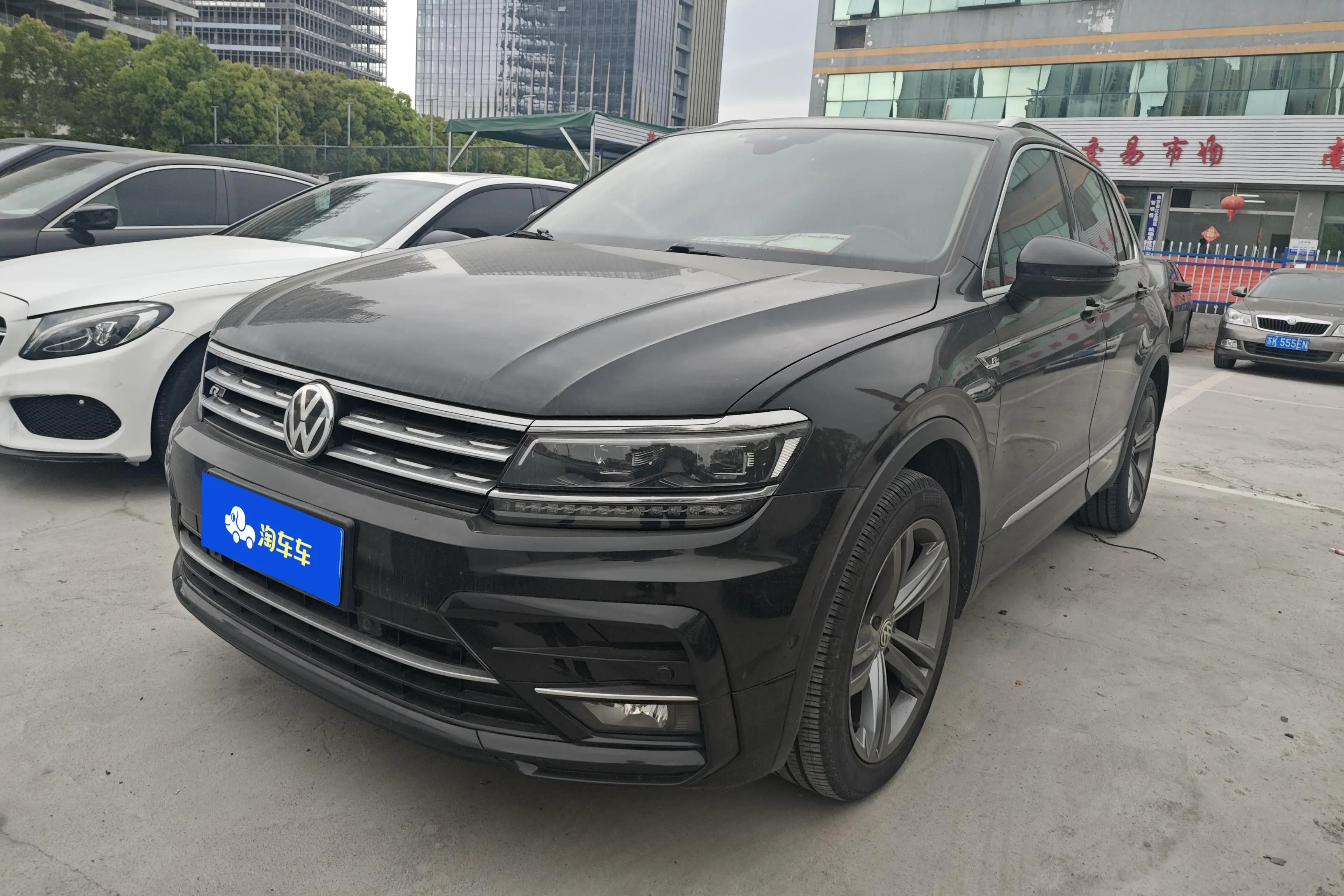 Volkswagen Tiguan (Tharu)